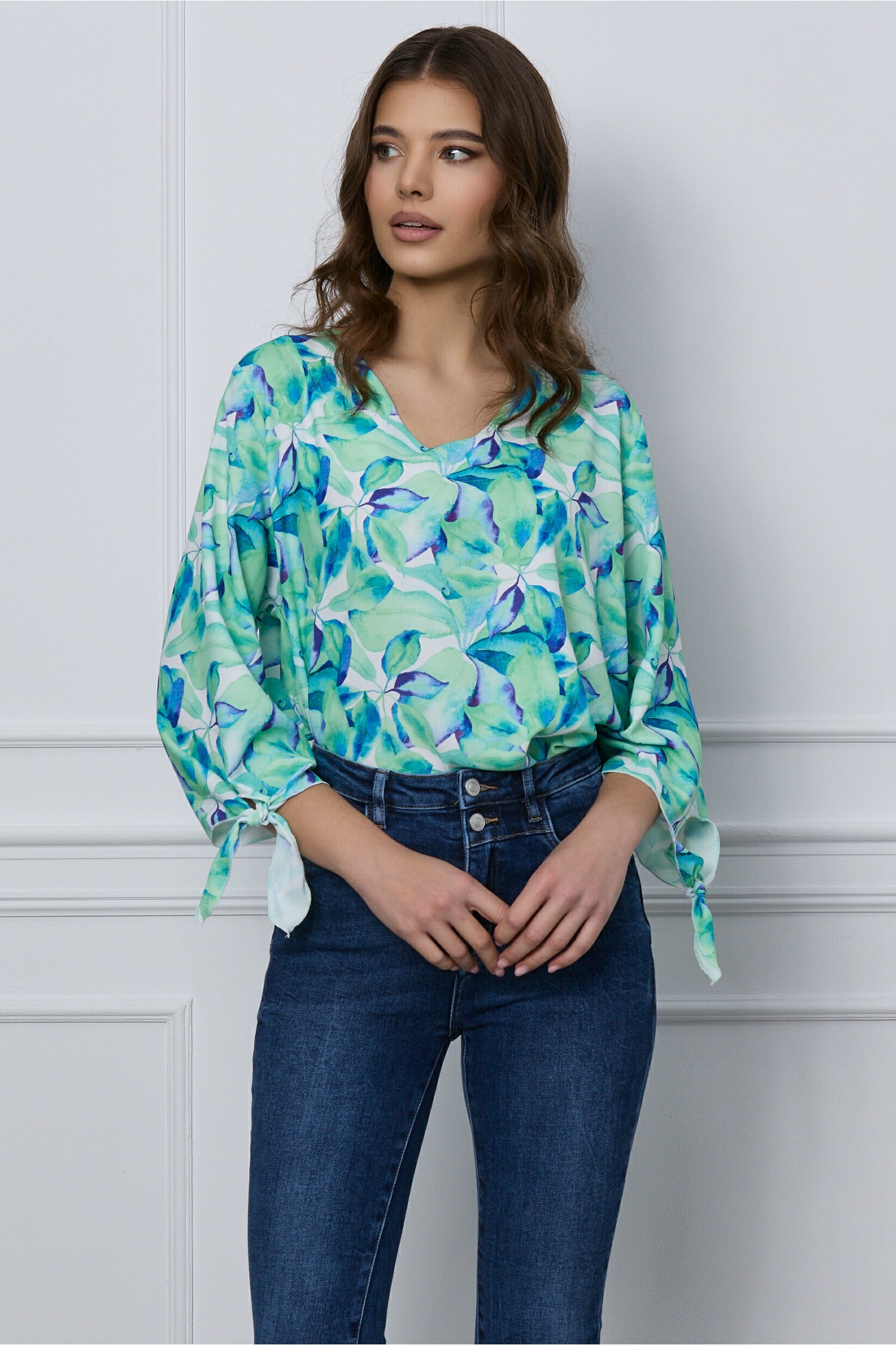 bluza-dima-alba-cu-frunze-verzi-1267480-1025620-4