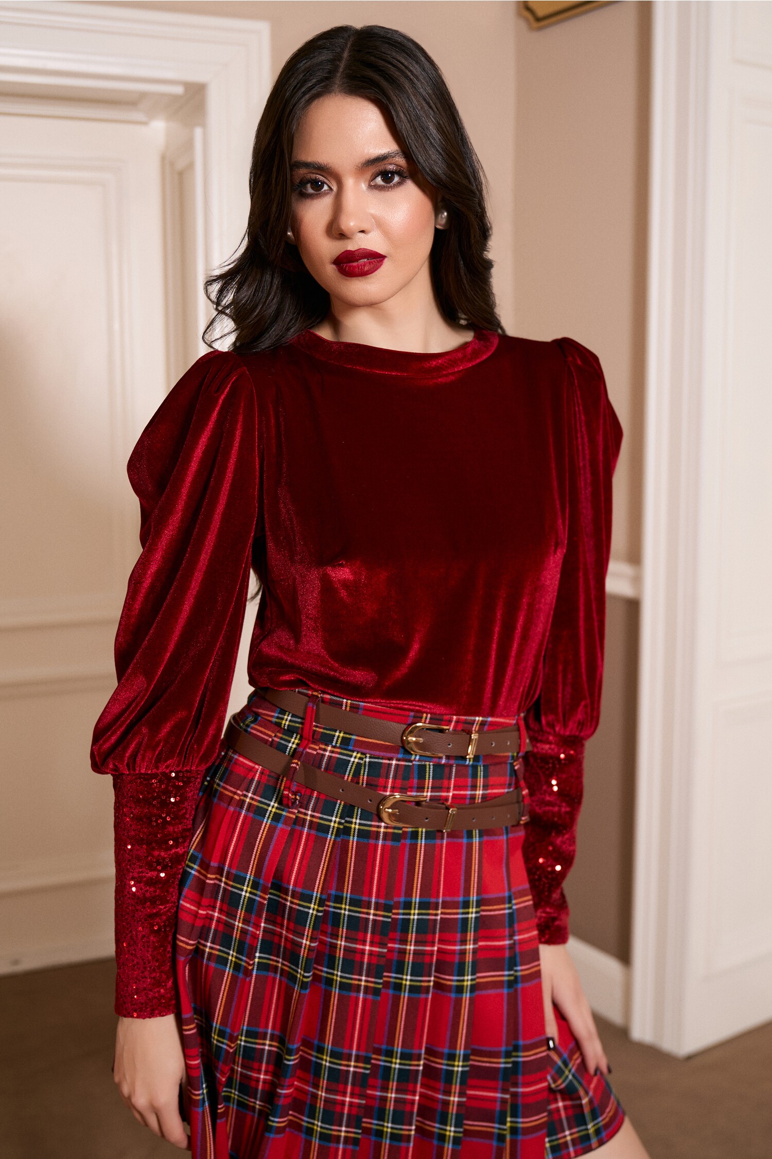 bluza-dy-fashion-eleganta-din-catifea-bordo-cu-mansete-din-paiete-1345652-1089344-4