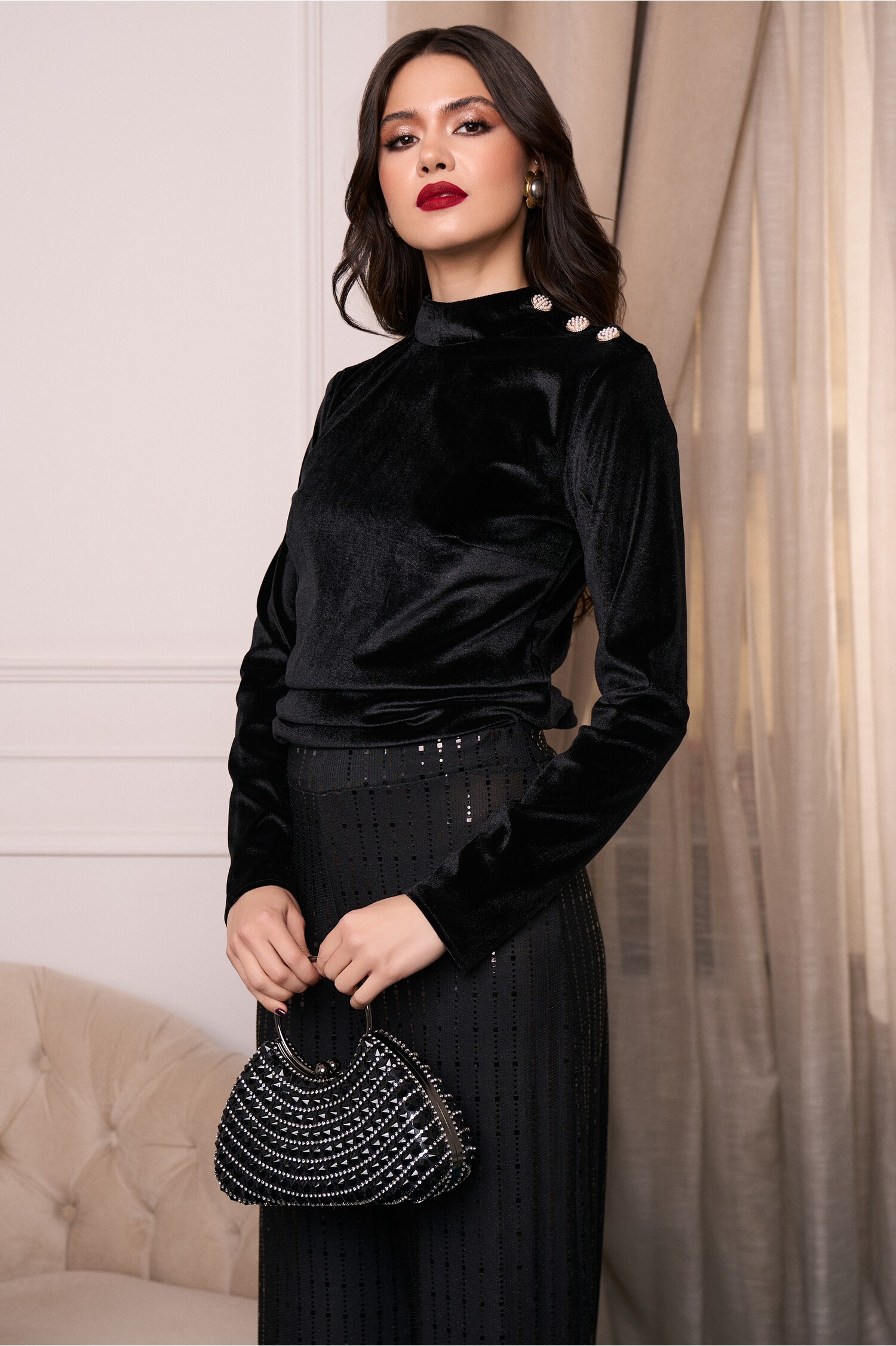 bluza-dy-fashion-eleganta-din-catifea-neagra-cu-nasturi-pe-umar-1344281-1089128-4
