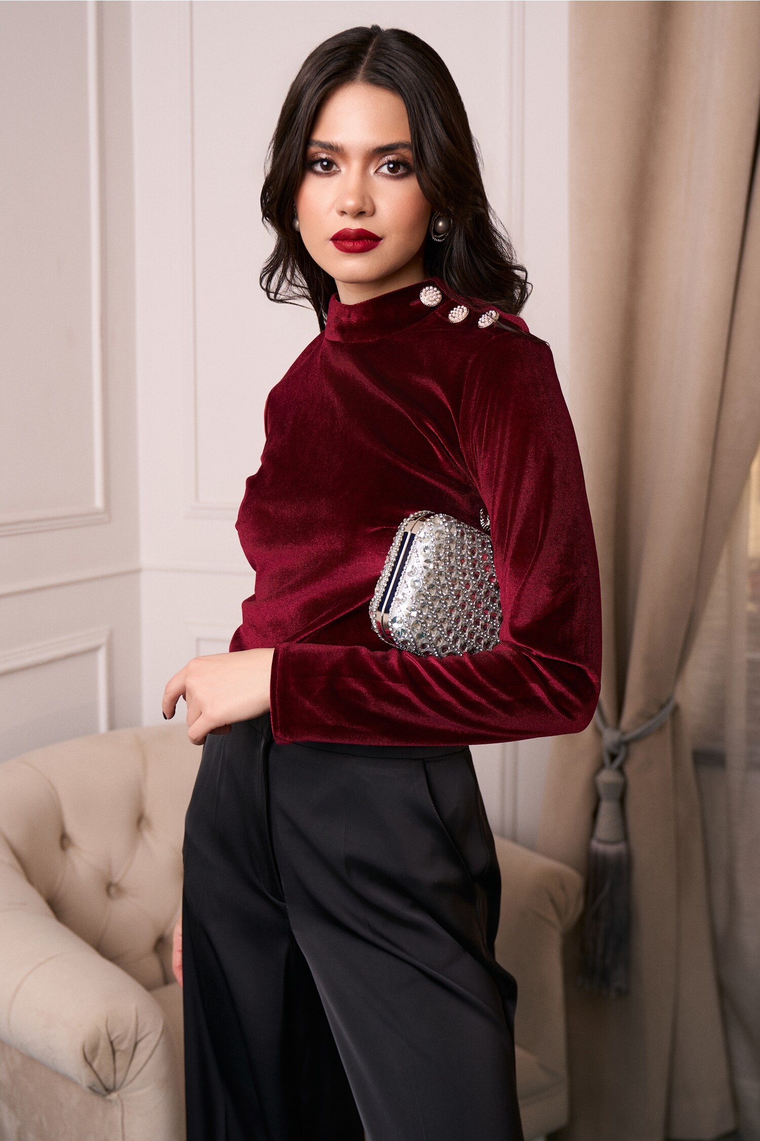 bluza-dy-fashion-eleganta-din-catifea-rosie-cu-nasturi-pe-umar-1344257-1089095-4