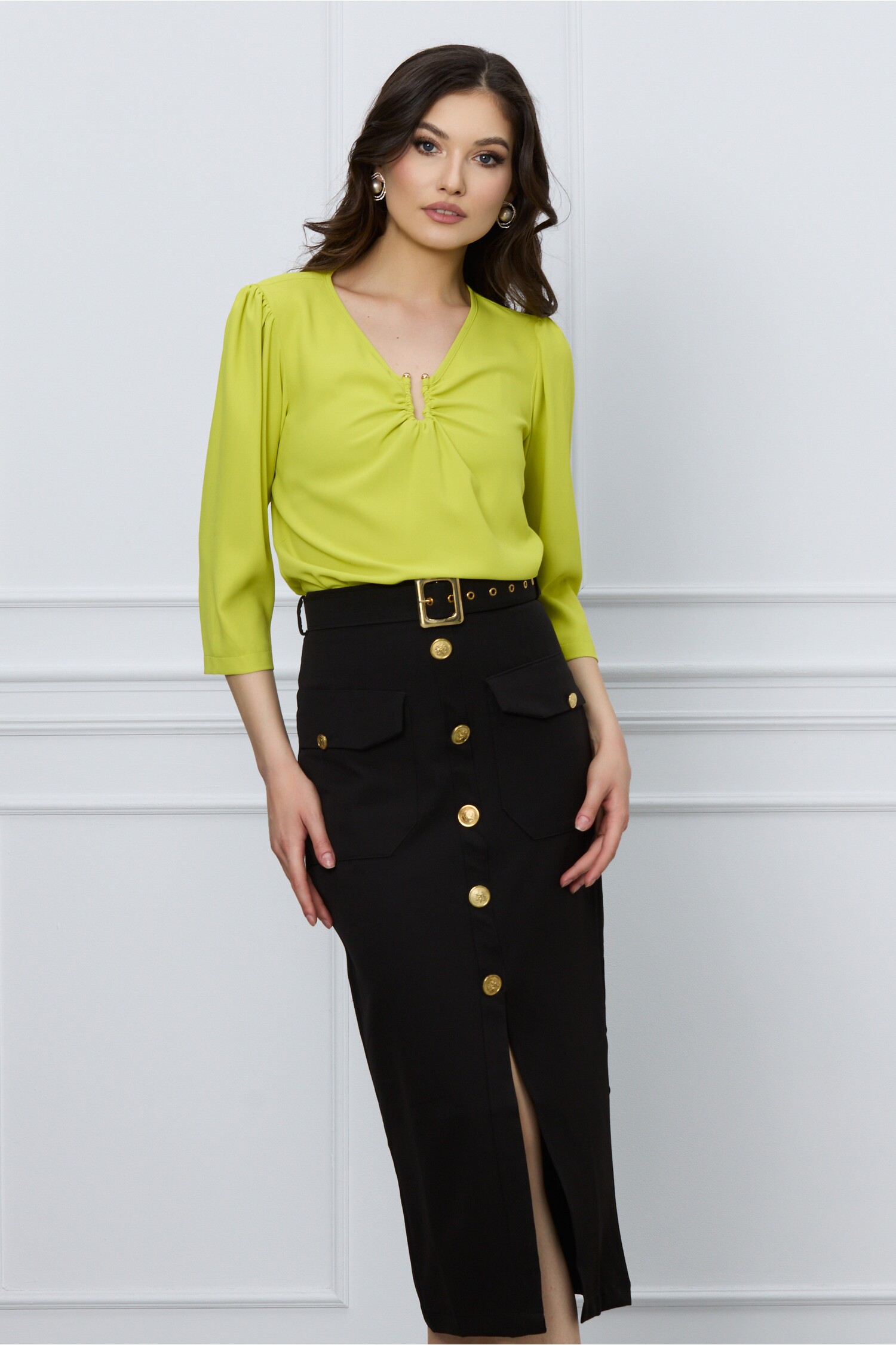 bluza-ladonna-lime-cu-aplicatie-si-decupaj-la-decolteu-1286756-1041275-4
