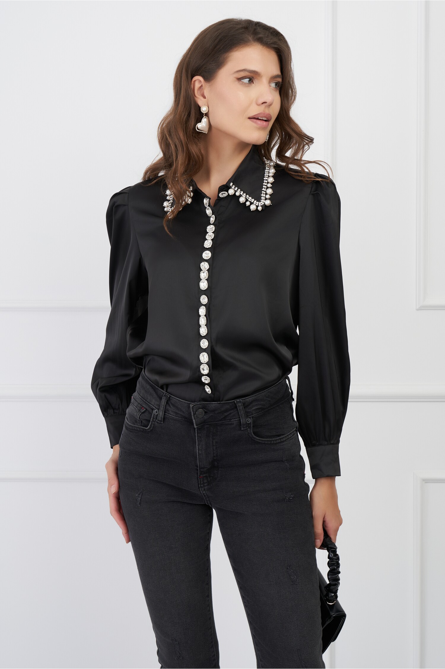 camasa-dana-neagra-cu-strasuri-si-perle-1323251-1071191-4