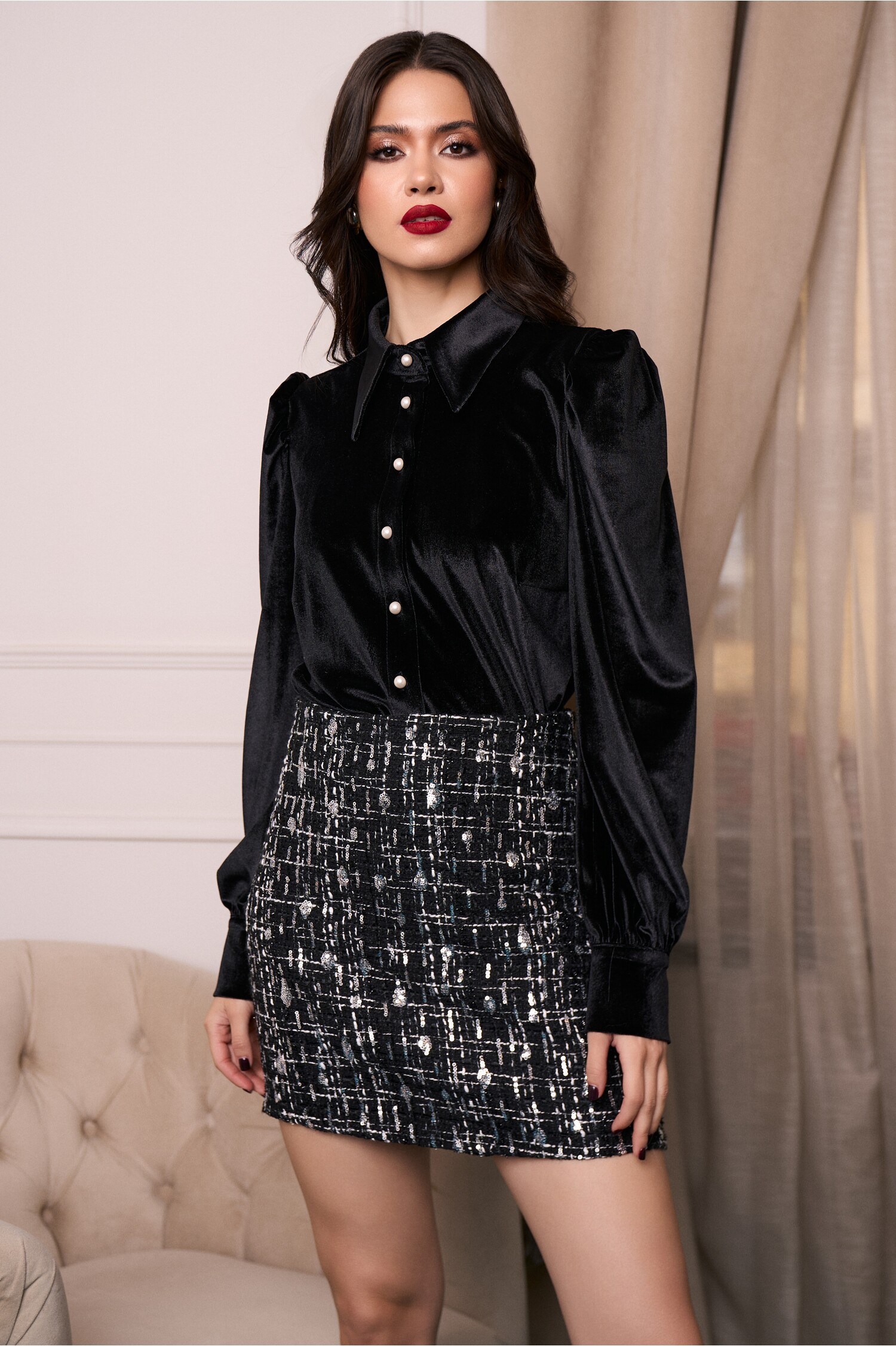 camasa-dy-fashion-eleganta-din-catifea-neagra-cu-nasturi-perlati-1340882-1089521-4