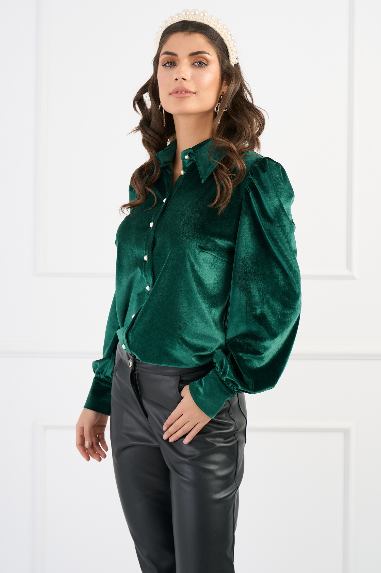 camasa-dy-fashion-eleganta-din-catifea-verde-cu-nasturi-perlati-1340936-1087106-4