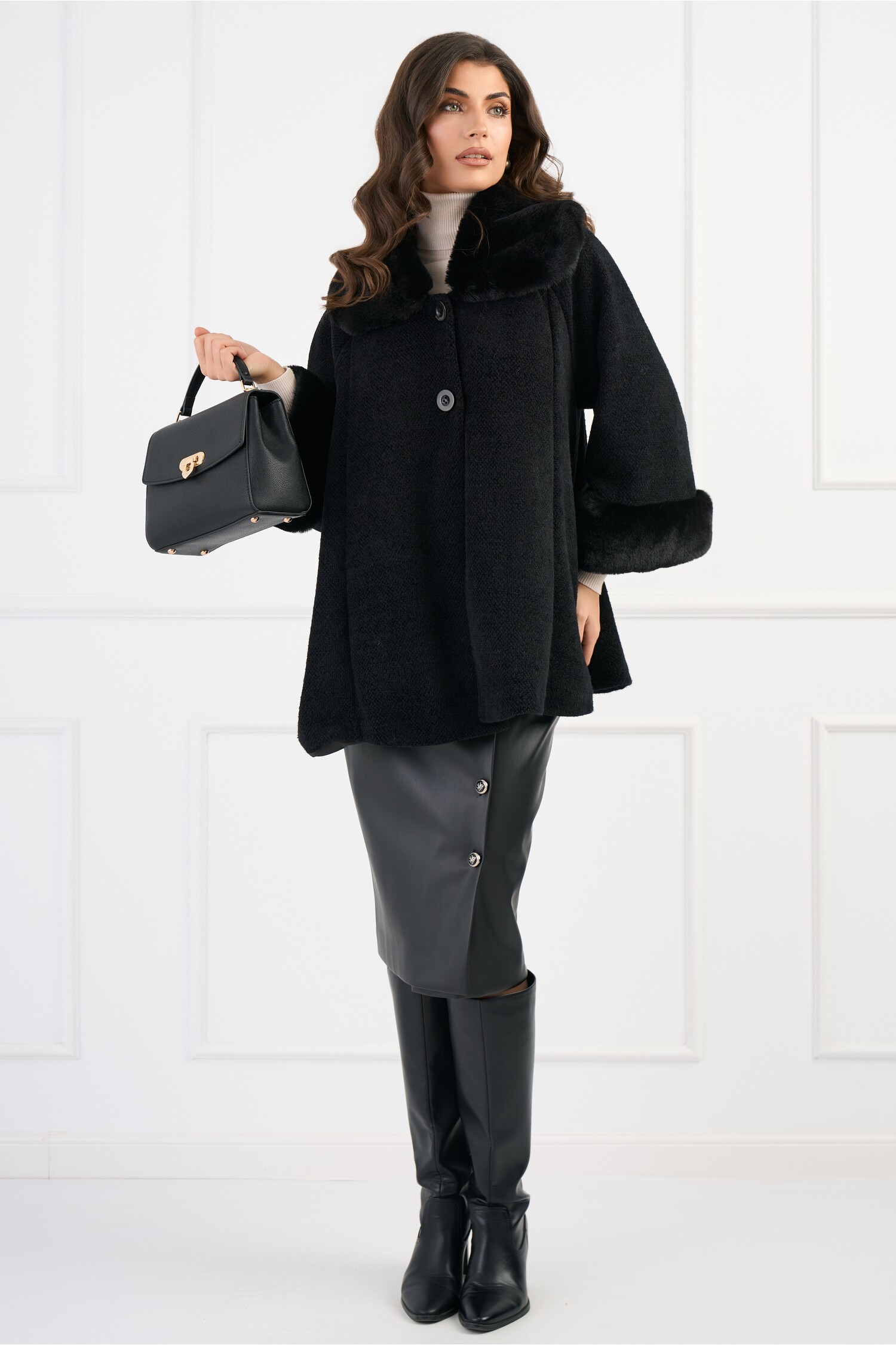 capa-din-bucle-neagra-cu-nasturi-si-blanita-1341824-1086722-4