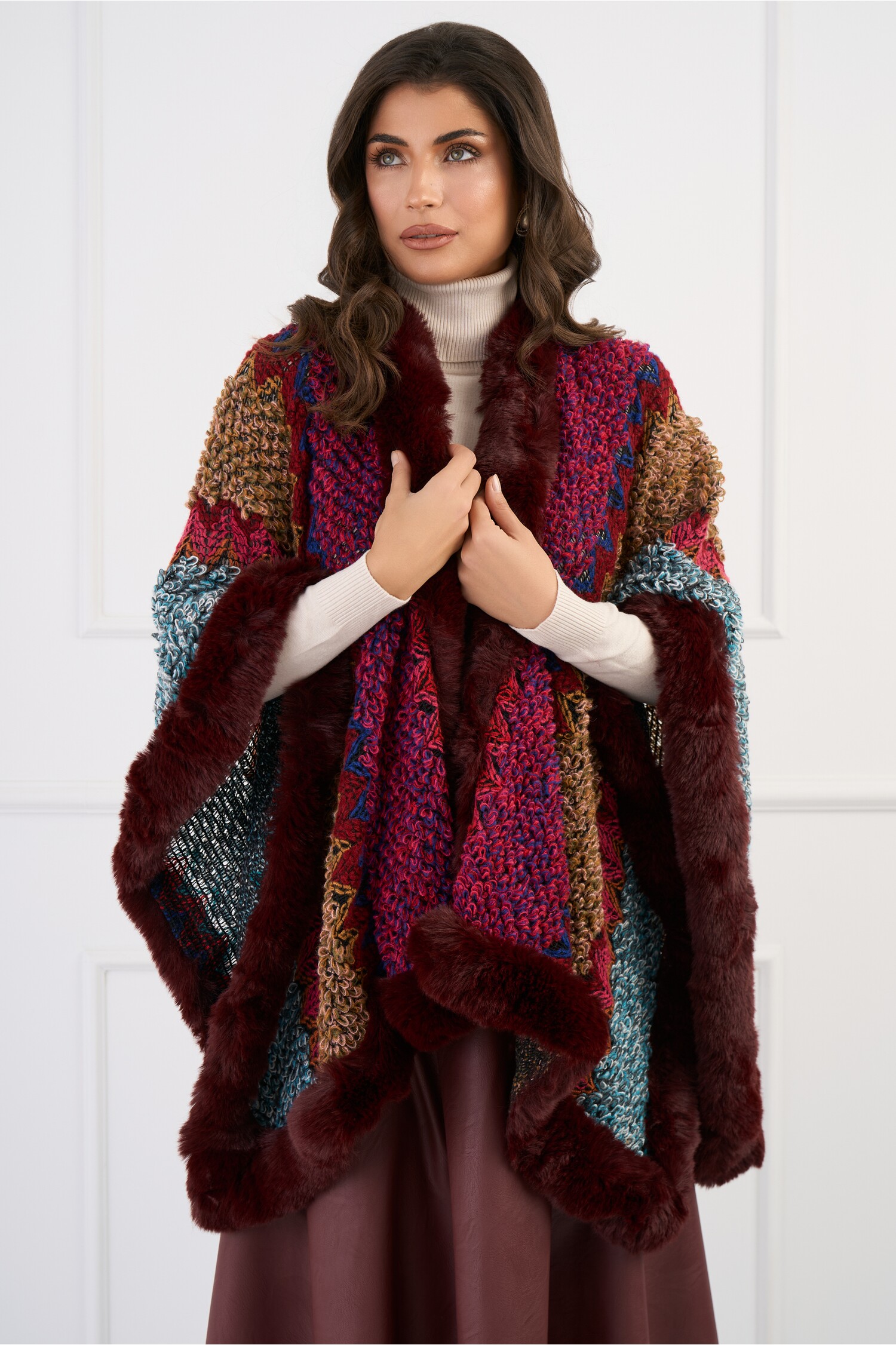 capa-eleganta-din-tricot-colorata-cu-blanita-burgundy-1343156-1086695-4