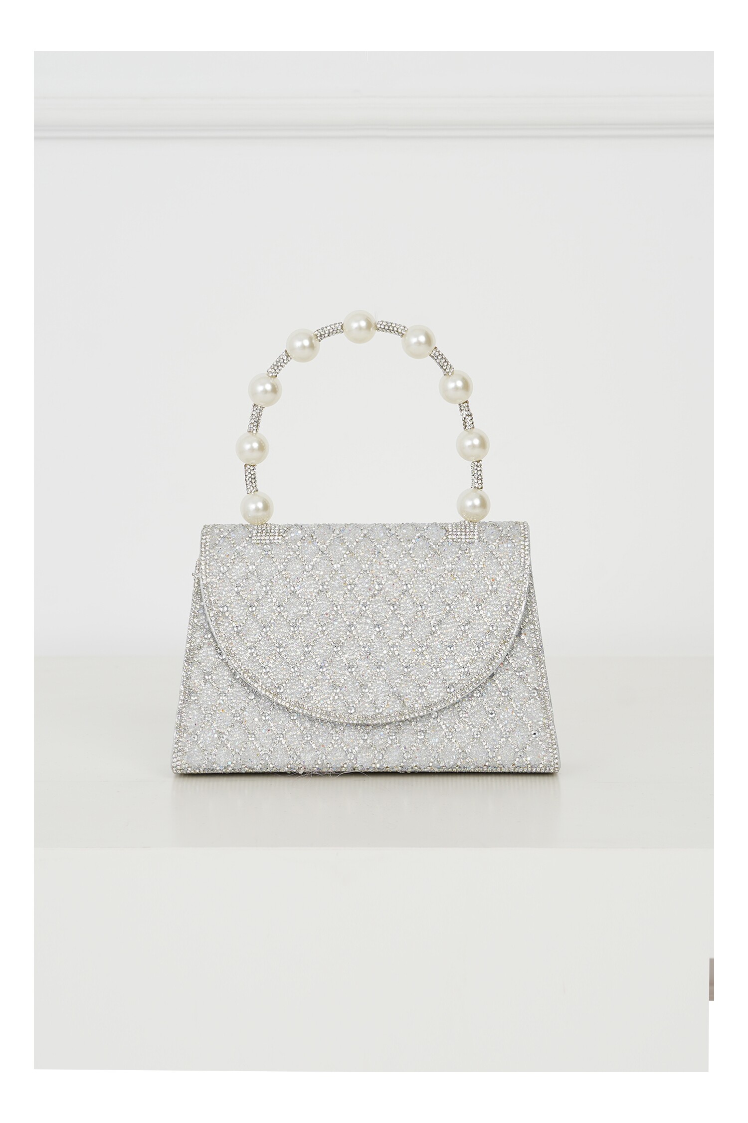 clutch-elegant-din-strasuri-si-glitter-argintiu-cu-maner-din-perle-1343642-1088609-4
