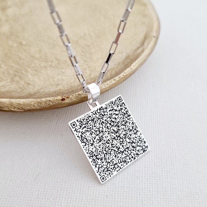 lant-barbatesc-cu-pandantiv-patrat-personalizat-cu-qr-code-arginy-925-82745-4