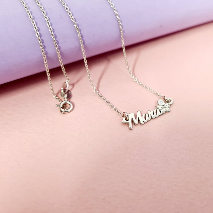 lantisor-personalizat-nume-4-litere-simbol-fluture-si-diamant-natural-argint-rodiat-925-47669-4