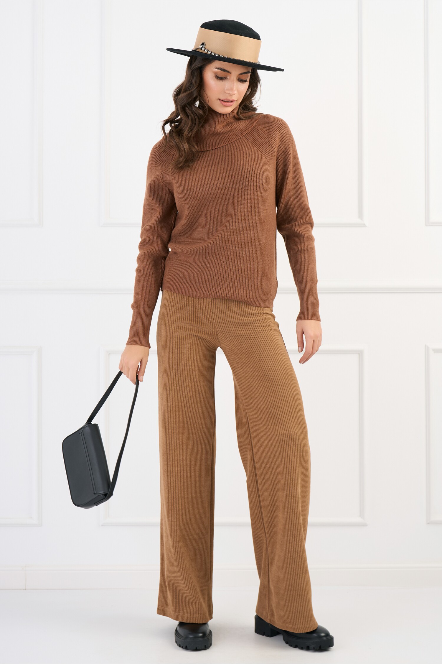 pantaloni-casual-din-tricot-reiat-bej-evazati-1341893-1087778-4