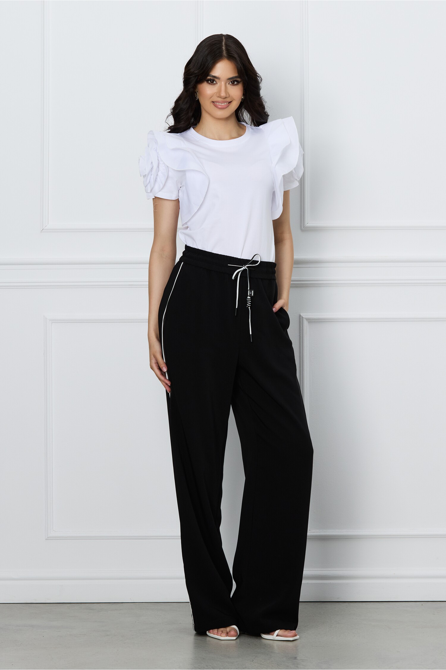 pantaloni-daria-negri-cu-strasuri-pe-laterale-1299728-1053329-4