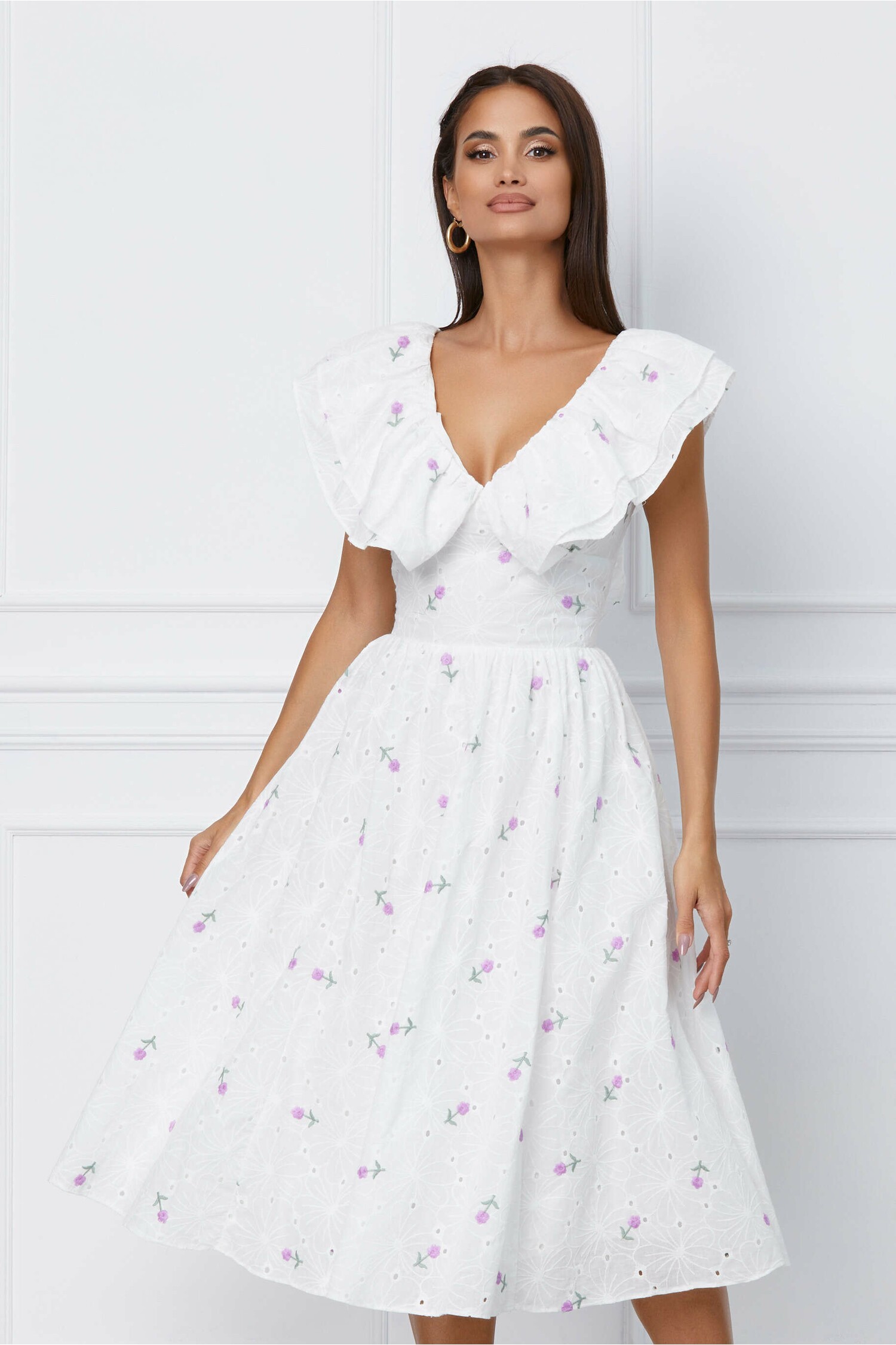 rochie-dy-fashion-alba-din-ghipura-cu-flori-lila-si-volane-la-bust-1312517-1062044-4
