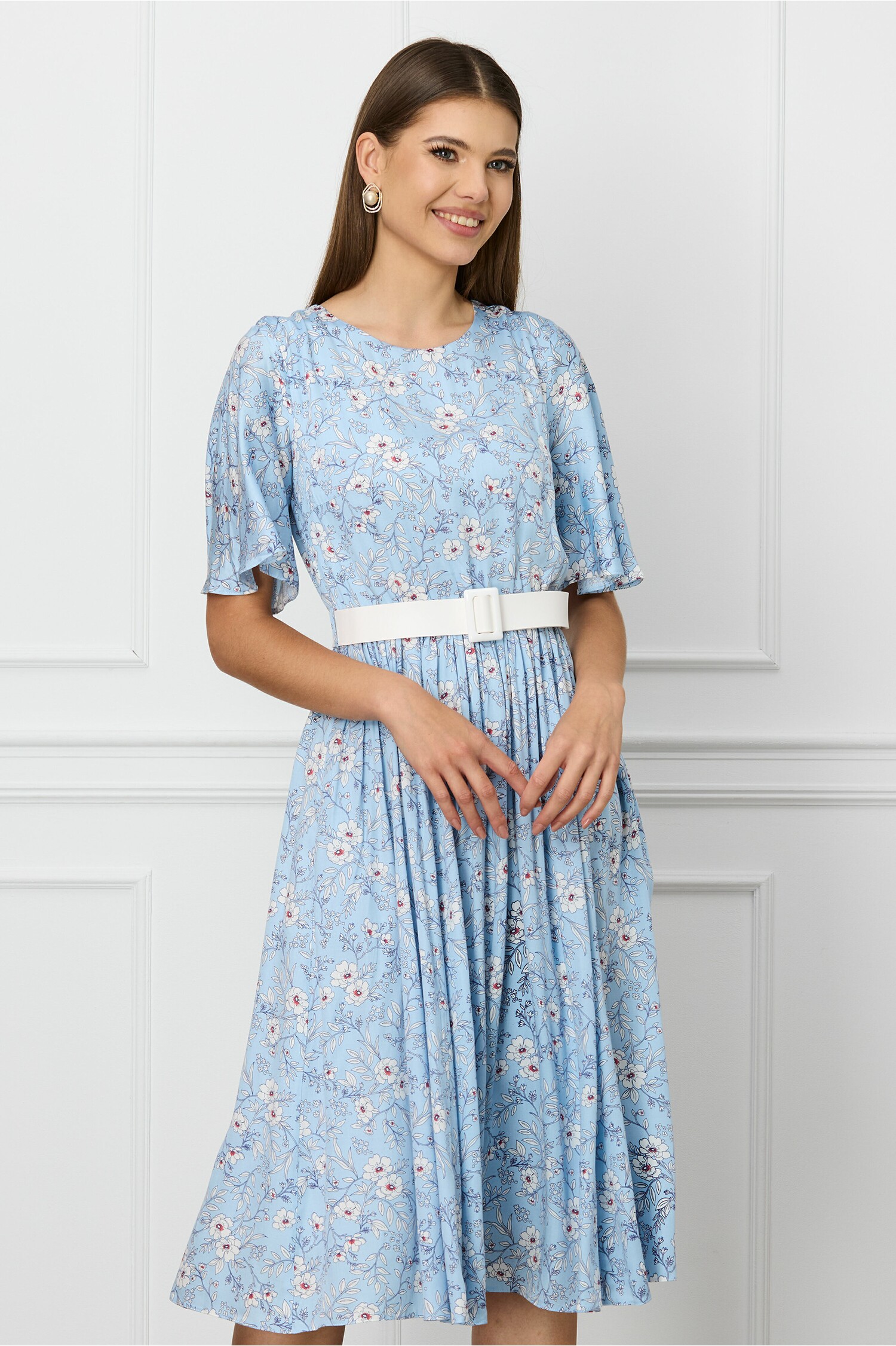 rochie-dy-fashion-bleu-cu-imprimeu-floral-alb-si-curea-in-talie-1302413-1053995-4
