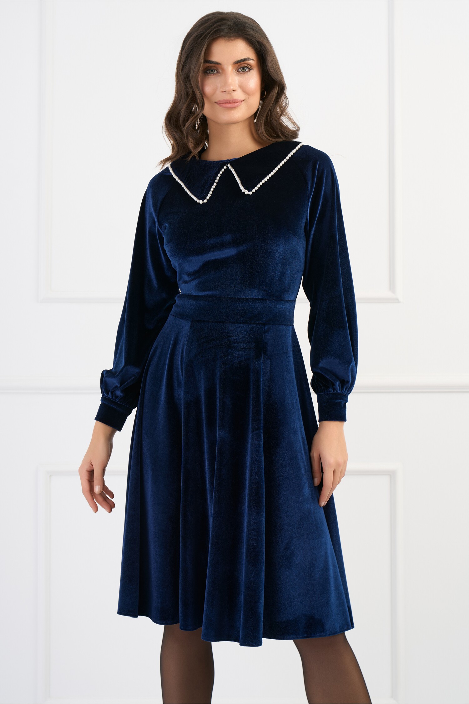 rochie-dy-fashion-eleganta-din-catifea-bleumarin-cu-perlute-la-guler-1342370-1087013-4
