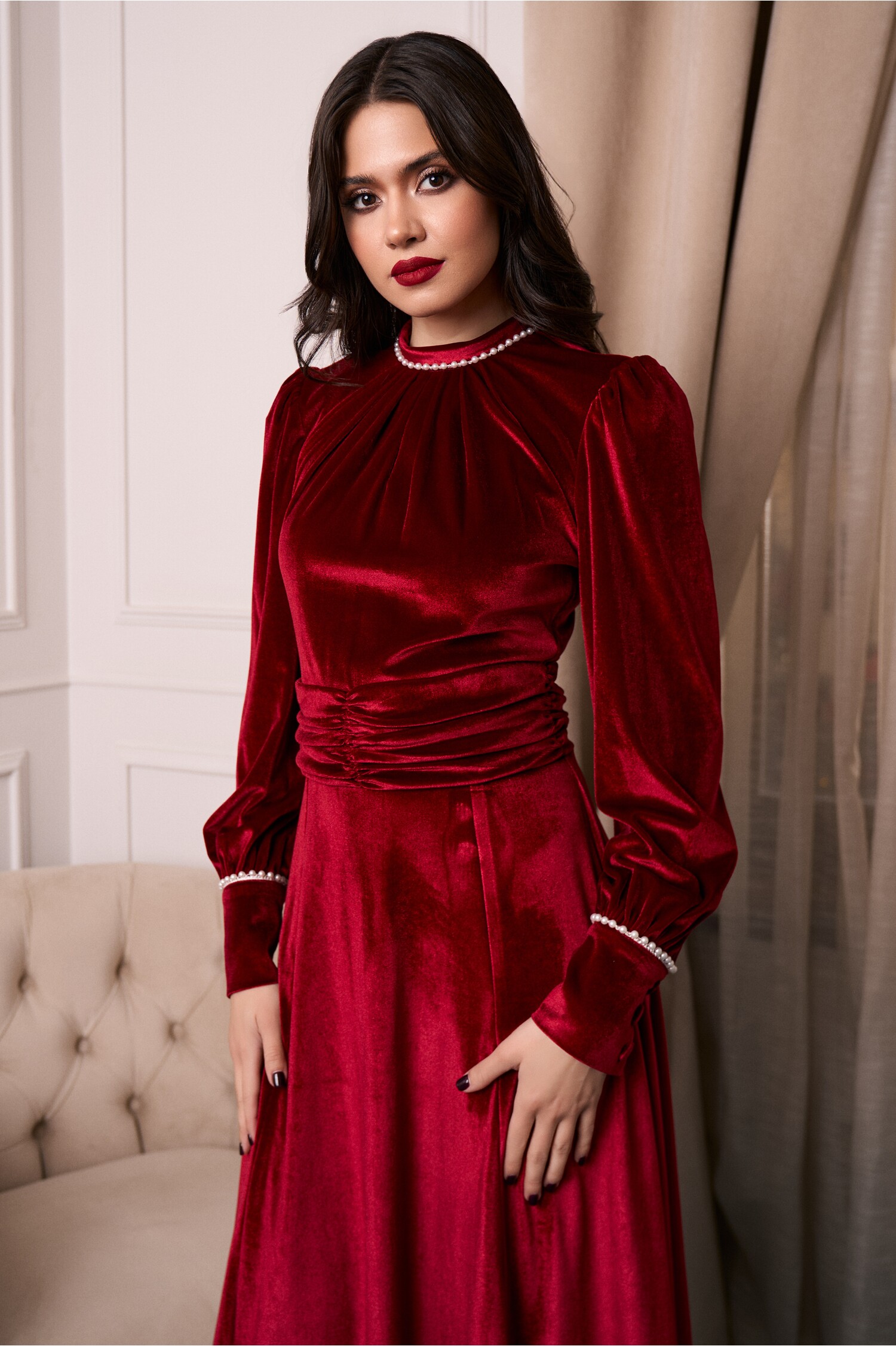 rochie-dy-fashion-eleganta-din-catifea-burgundy-cu-perle-la-guler-si-mansete-1344722-1088966-4