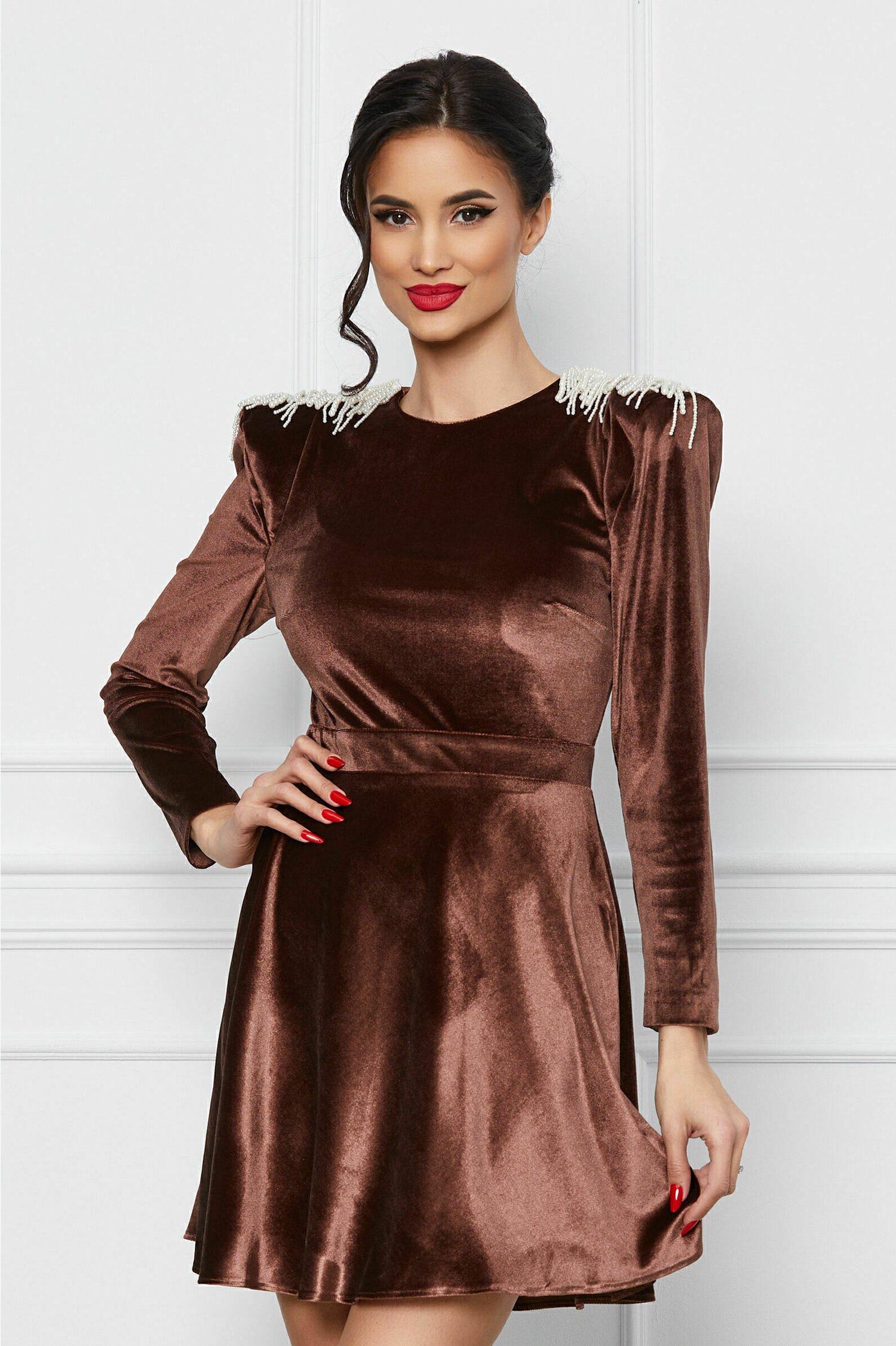 rochie-dy-fashion-maro-din-catifea-cu-franjuri-metalici-la-umeri-1123470-908379-4