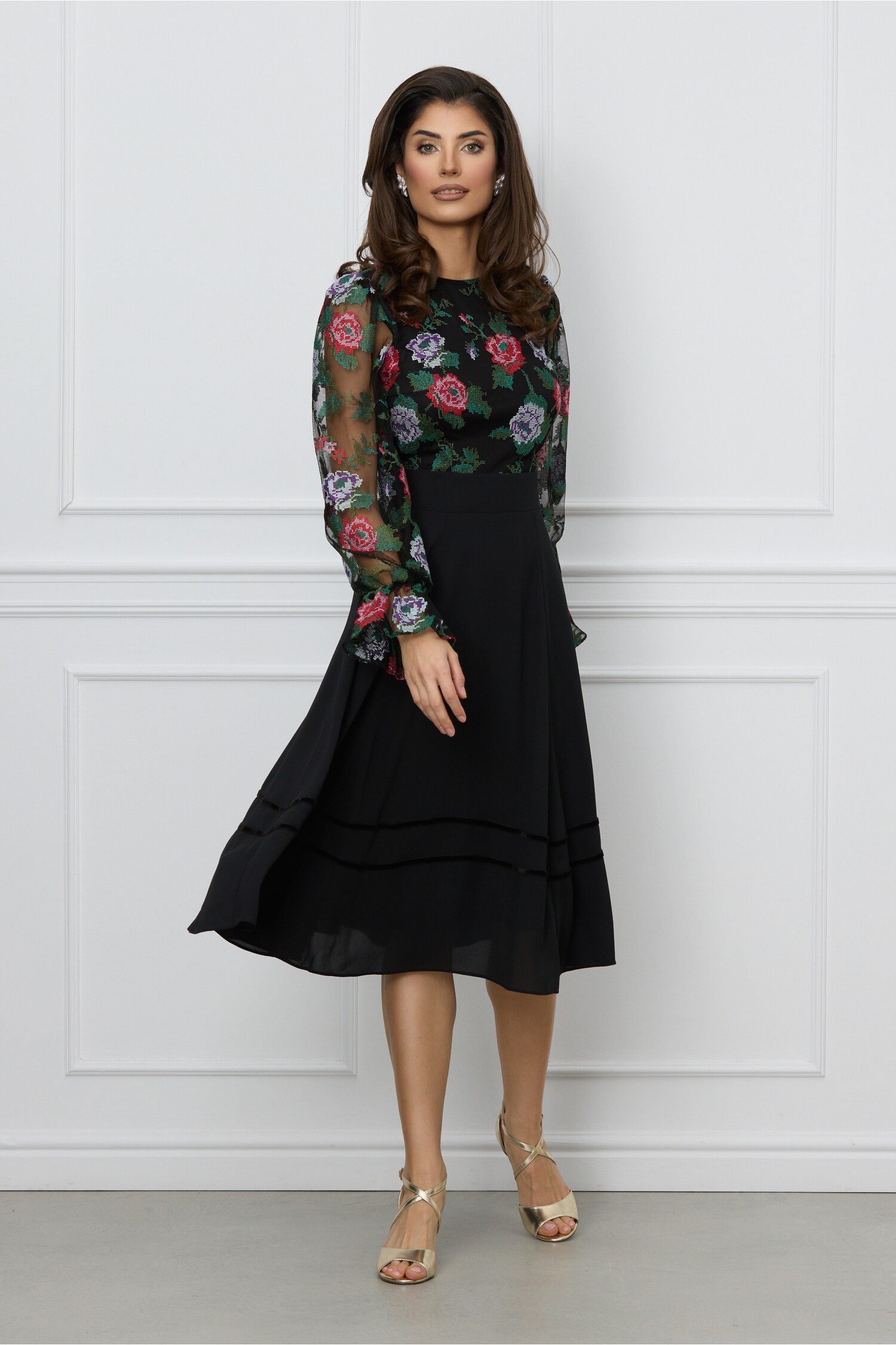 rochie-dy-fashion-neagra-cu-broderie-florala-la-bust-1282178-1036976-4