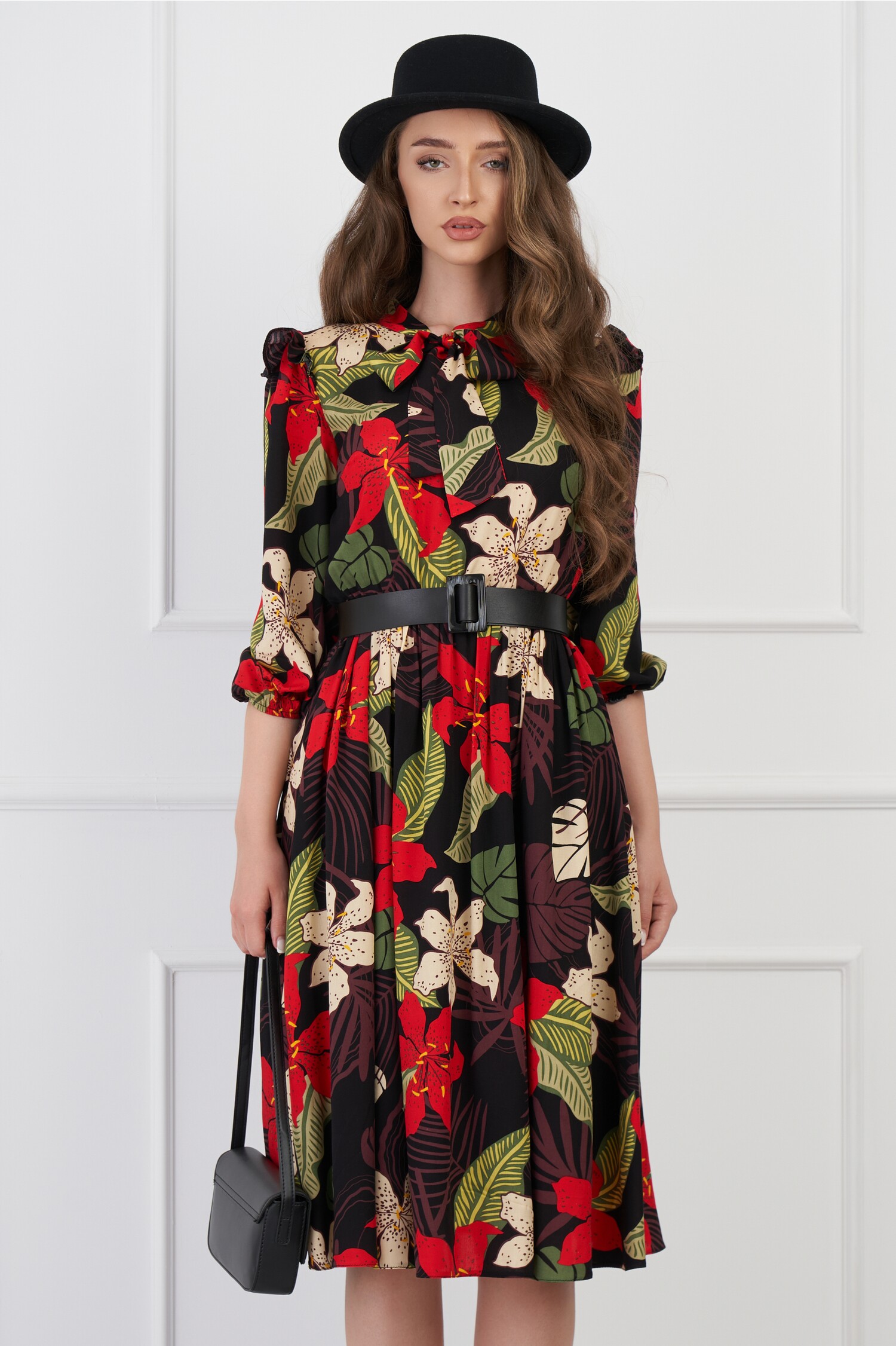 rochie-dy-fashion-neagra-cu-imprimeu-floral-rosu-si-curea-in-talie-1316642-1066058-4