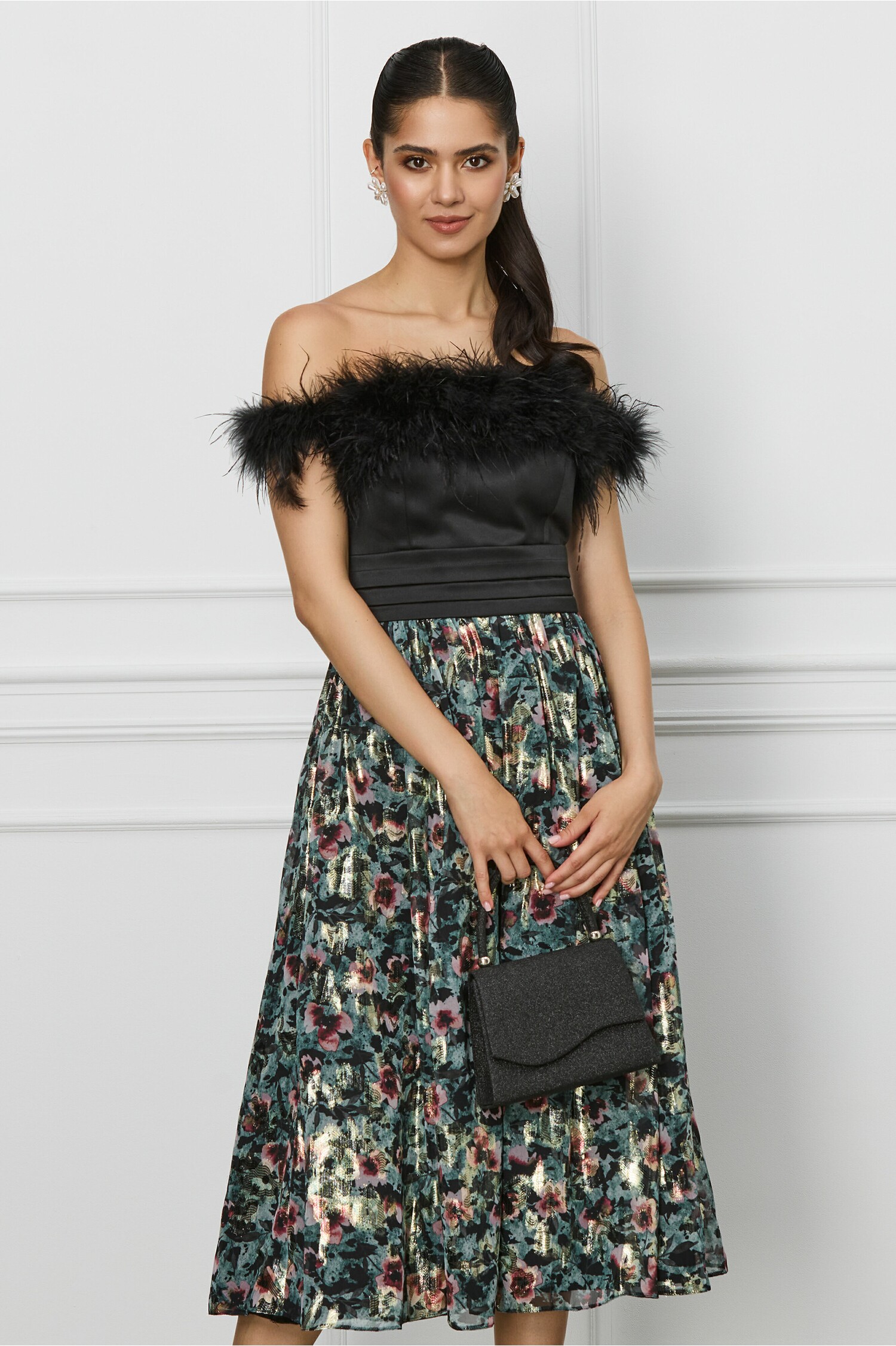 rochie-dy-fashion-neagra-cu-imprimeu-pe-fusta-si-pene-la-bust-1306049-1056140-4