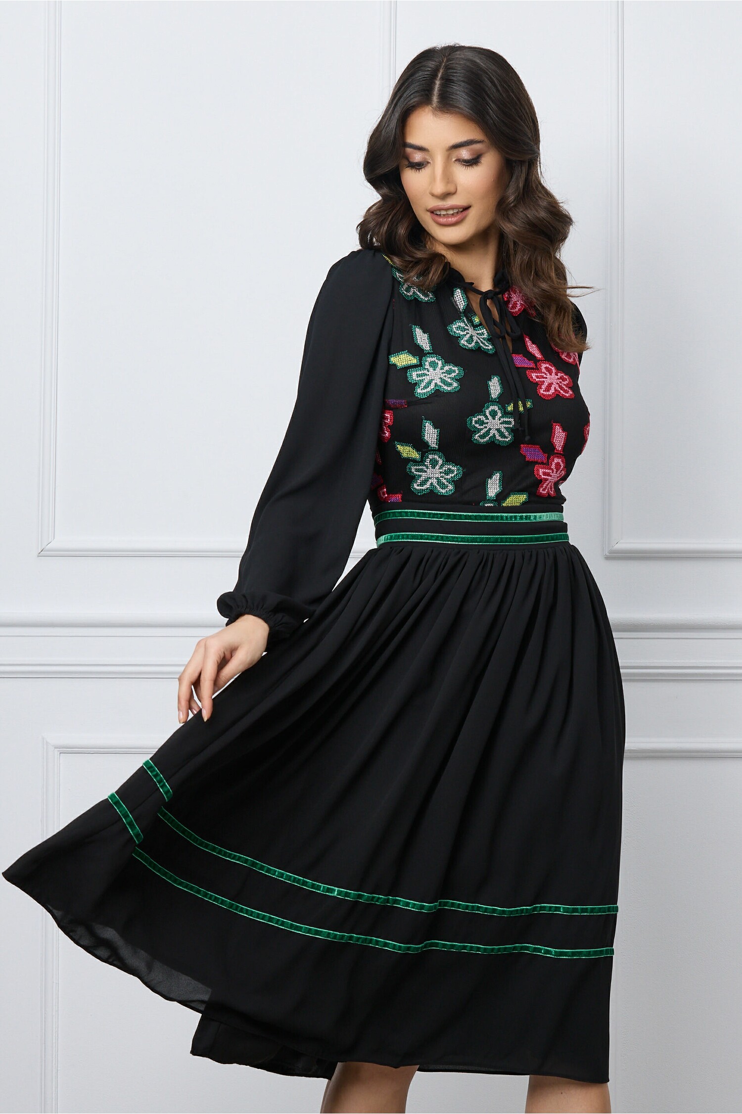 rochie-dy-fashion-neagra-din-voal-cu-broderie-florala-verde-si-rosu-la-bust-1272418-1029973-4
