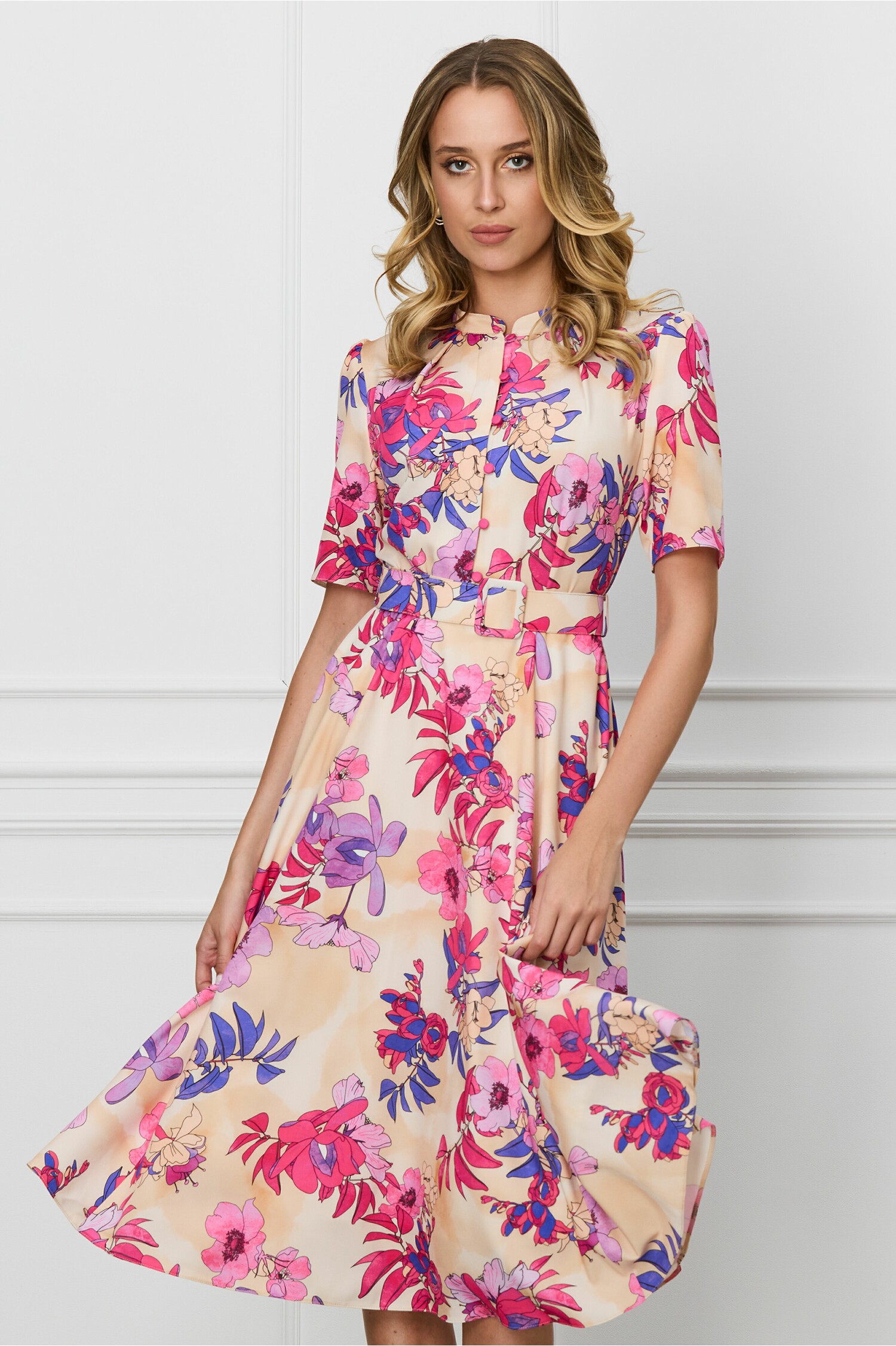 rochie-dy-fashion-peach-cu-imprimeu-roz-office-cu-nasturi-la-bust-si-curea-in-talie-1305869-1056260-4