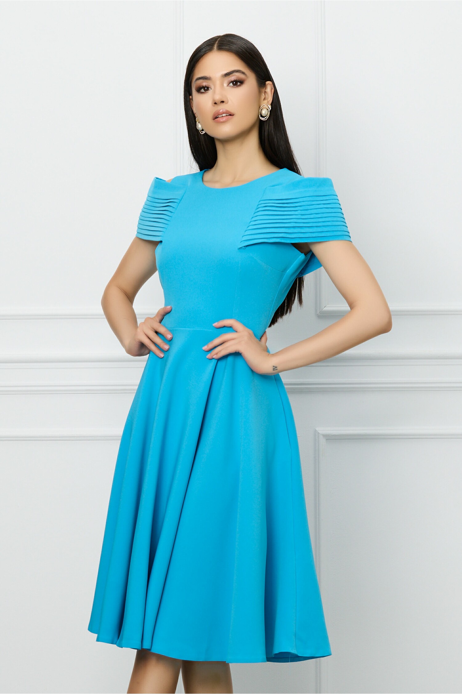 rochie-mbg-bleu-cu-umeri-goi-1307873-1059989-4