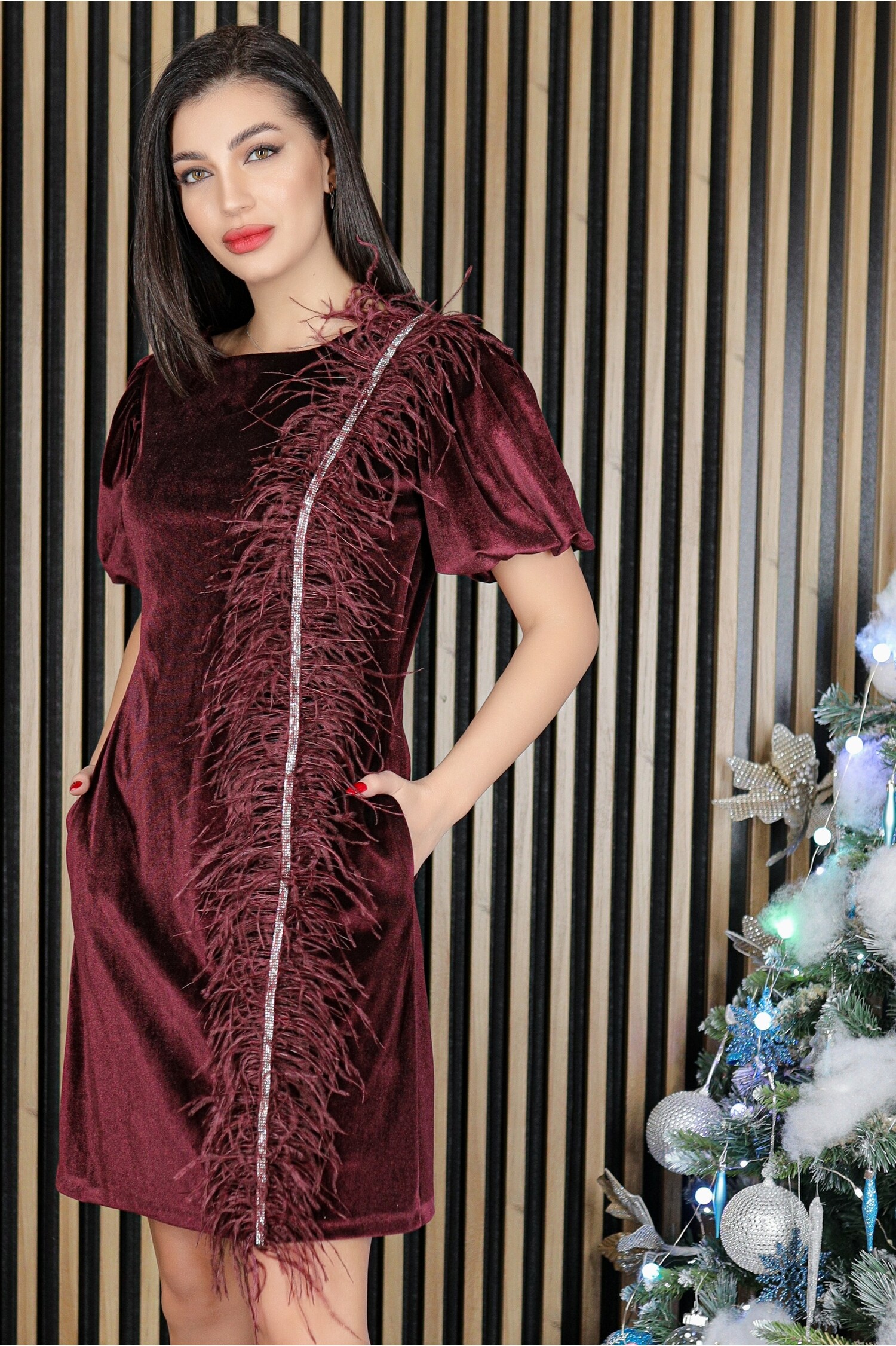 rochie-mbg-bordo-din-catifea-cu-pene-1255144-1016659-4