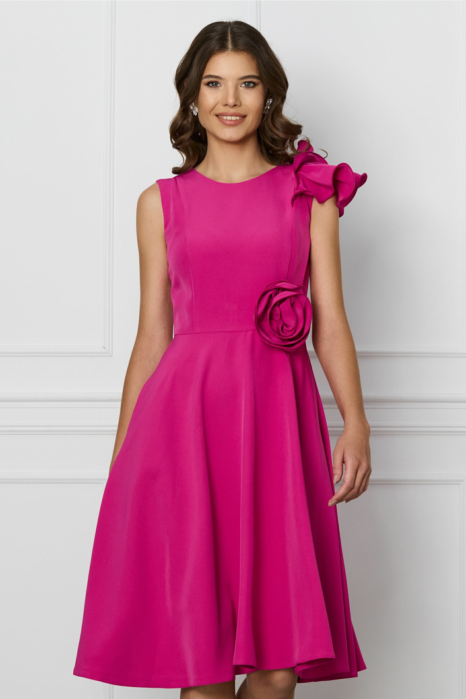 rochie-mbg-fucsia-cu-floare-in-talie-si-volanas-pe-un-umar-1310453-1060718-4