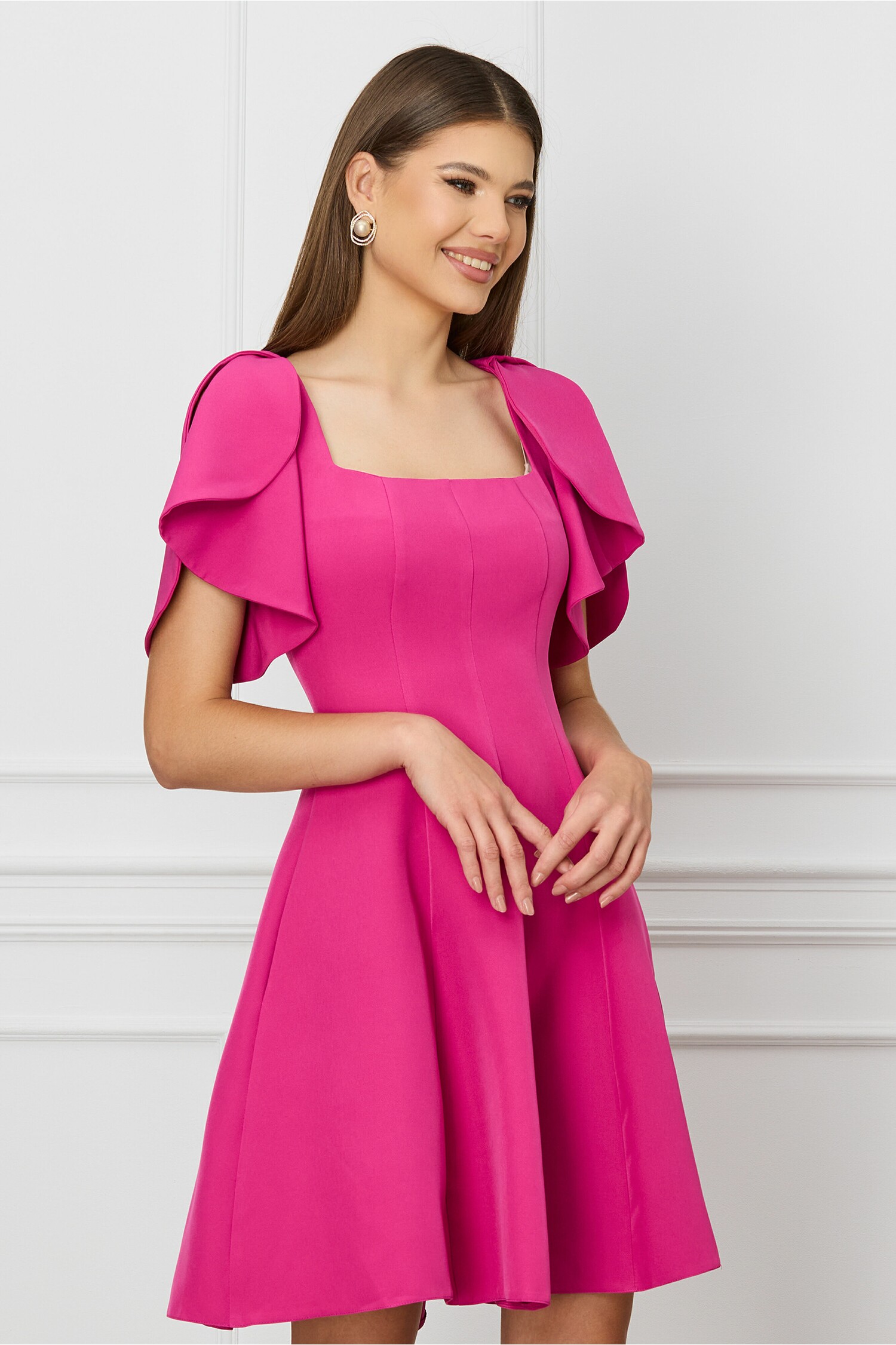 rochie-mbg-fucsia-scurta-cu-volane-la-maneci-1302035-1054373-4