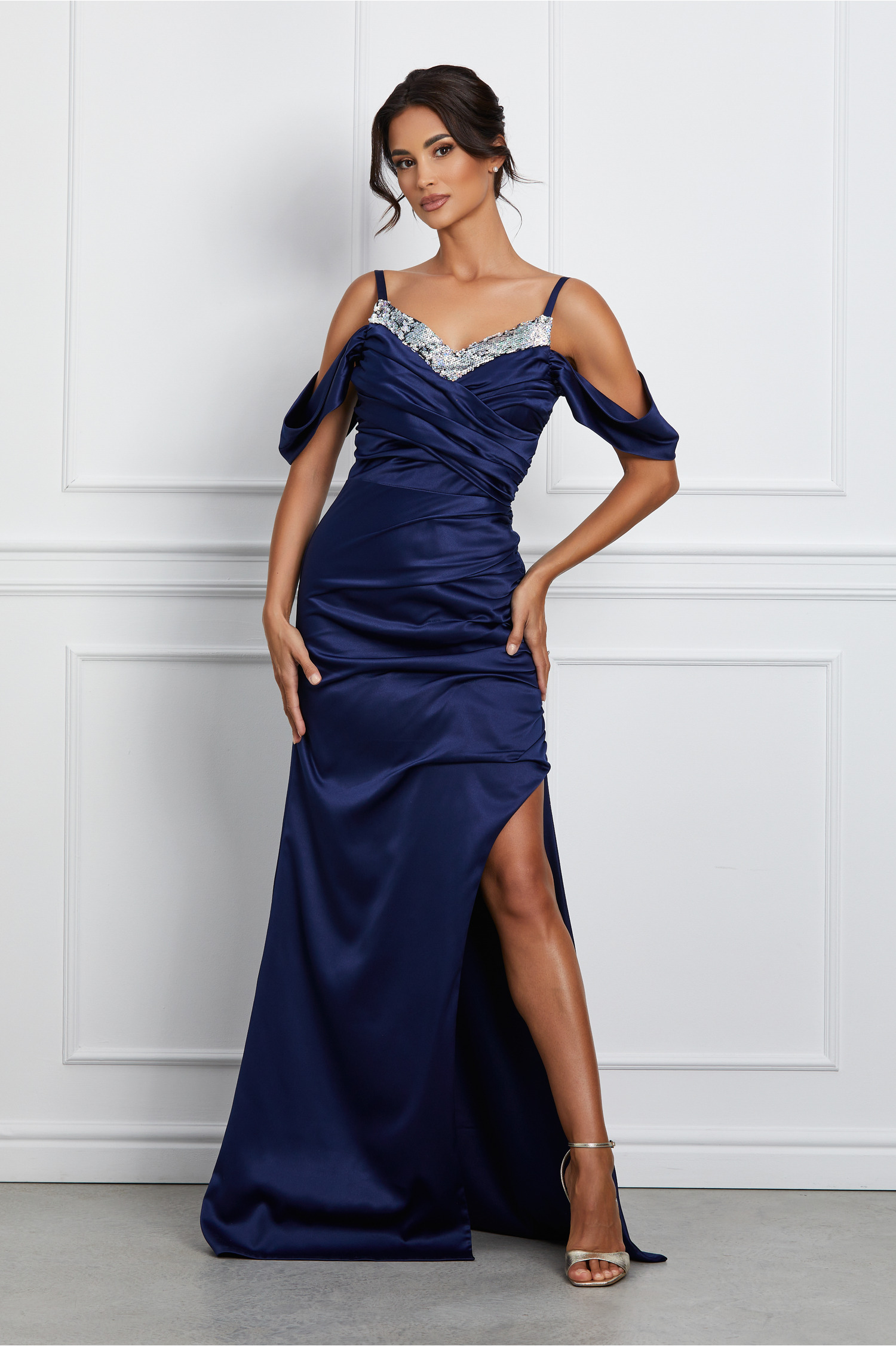 rochie-mbg-lunga-bleumarin-cu-paiete-la-decolteu-1184945-956375-4