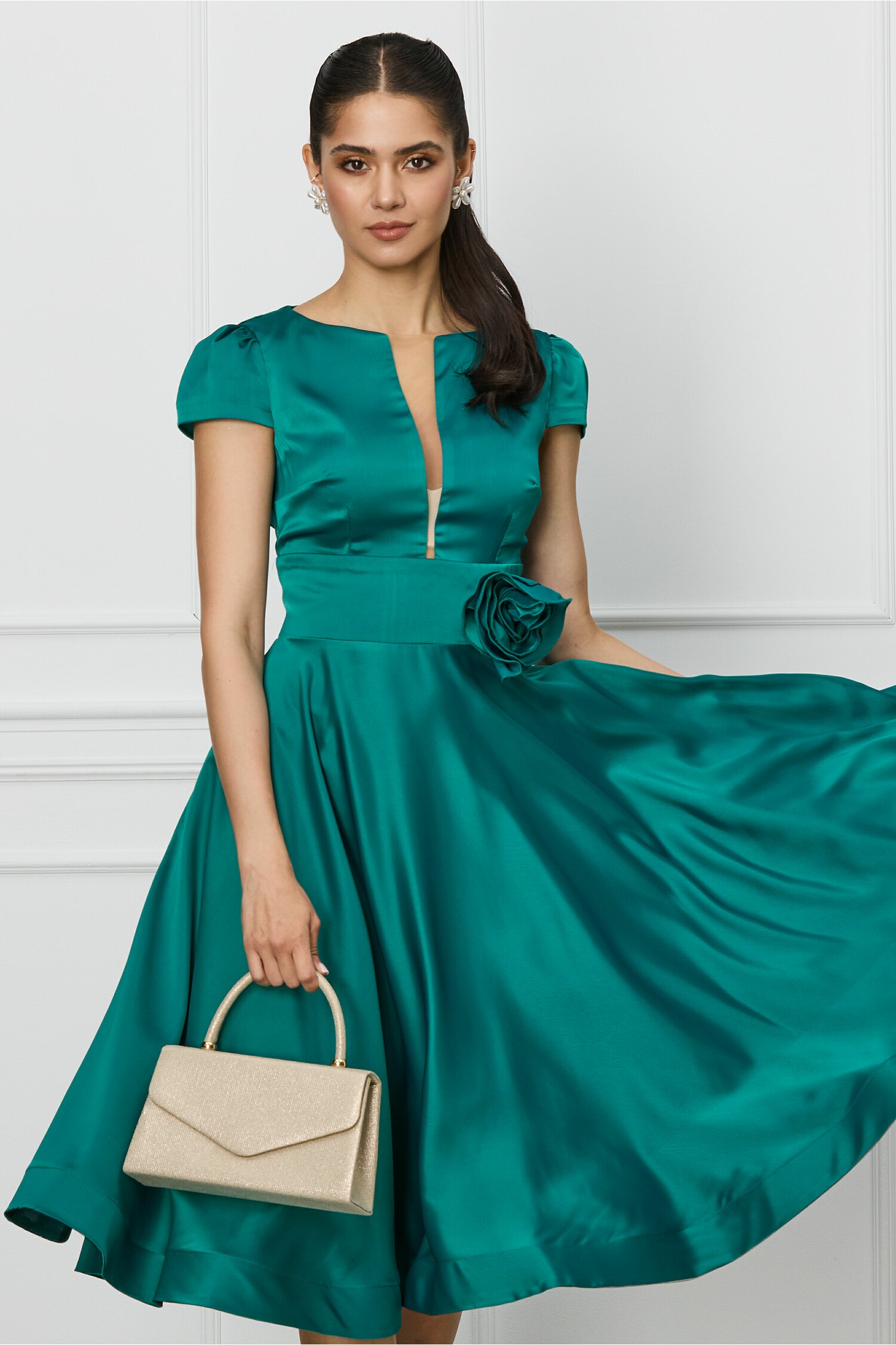 rochie-mbg-verde-din-satin-cu-trandafir-in-talie-1302962-1055924-4