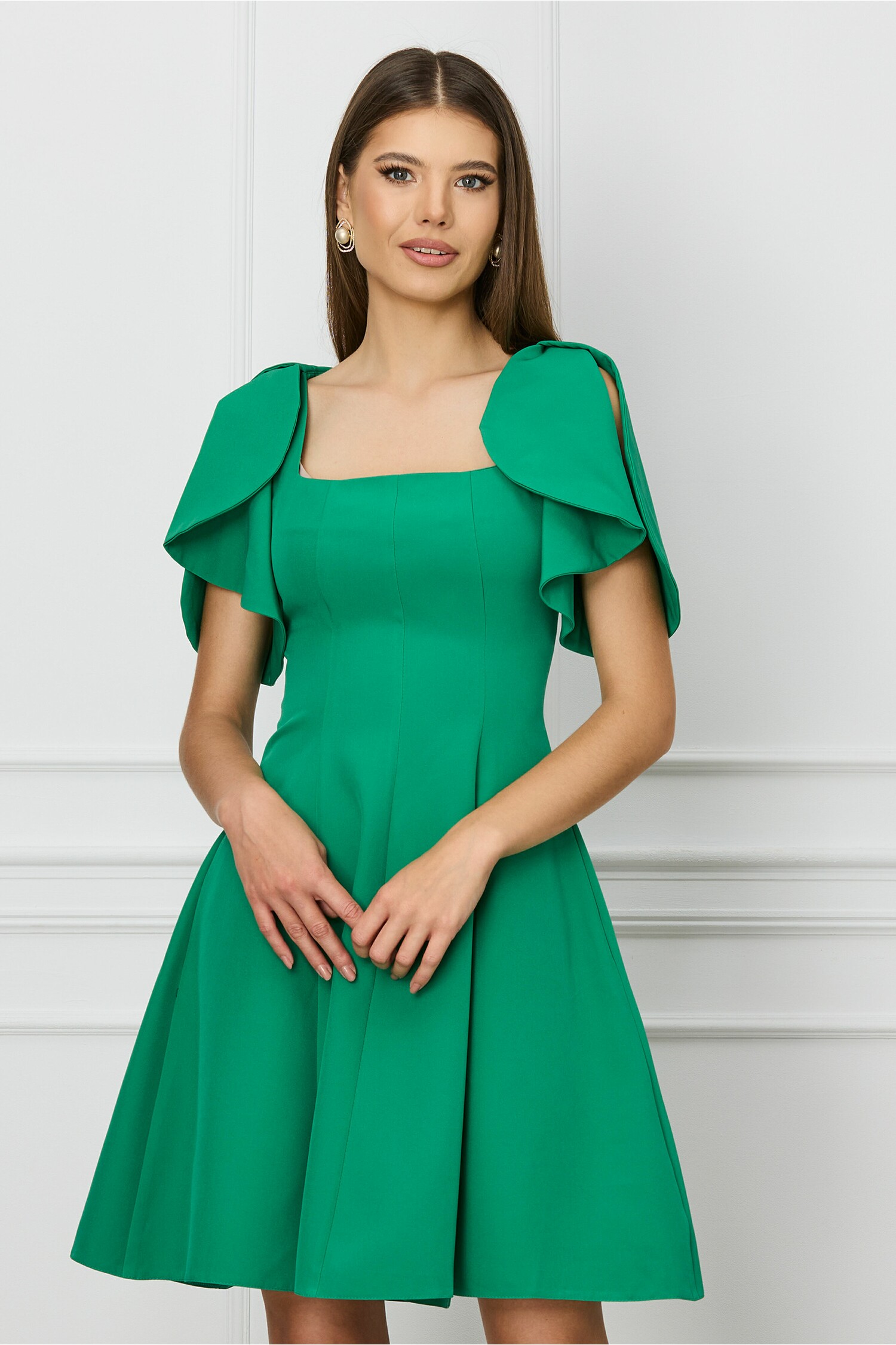rochie-mbg-verde-scurta-cu-volane-la-maneci-1302011-1054358-4