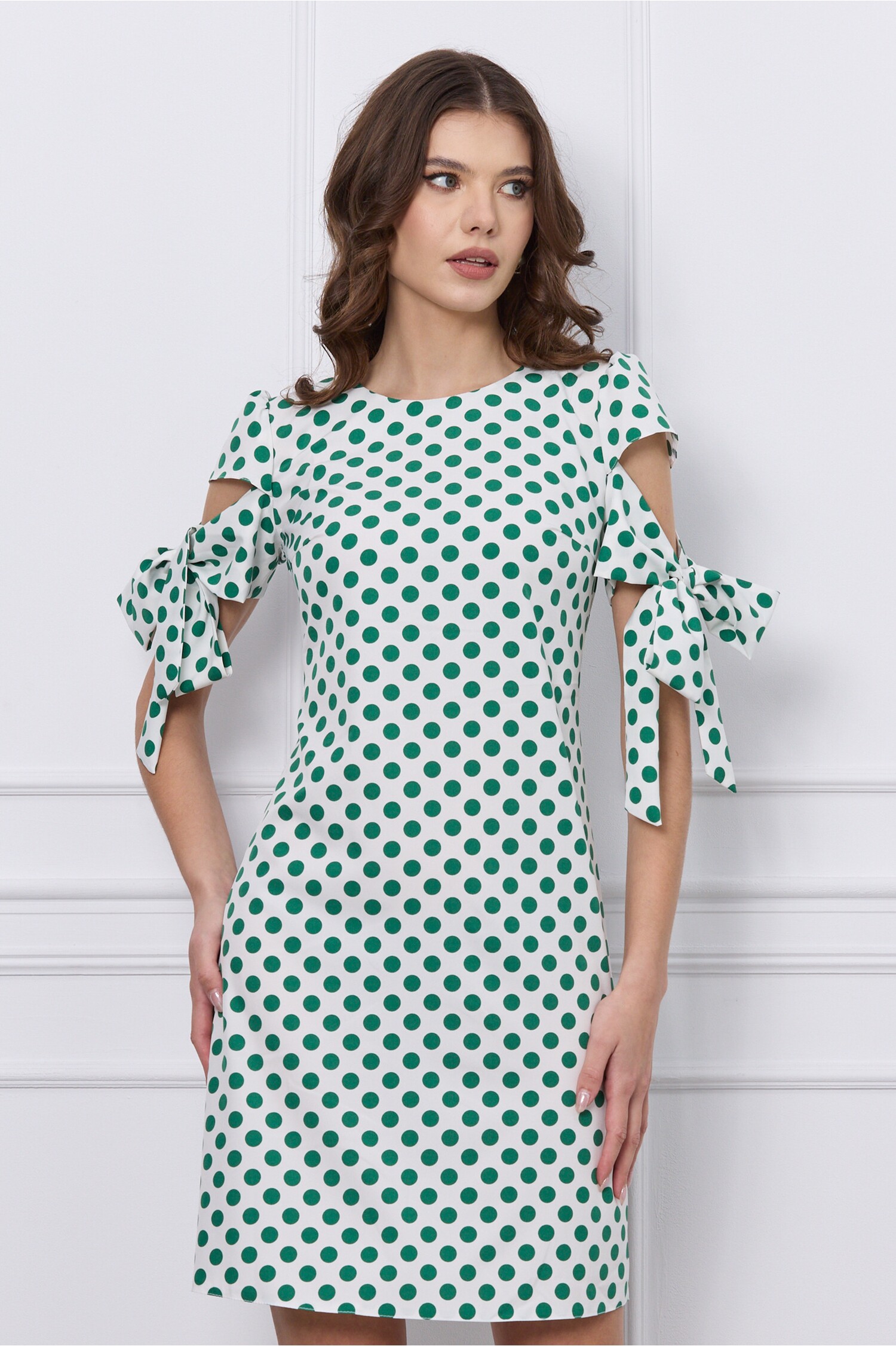 rochie-moze-alba-cu-buline-verzi-1289756-1042886-4