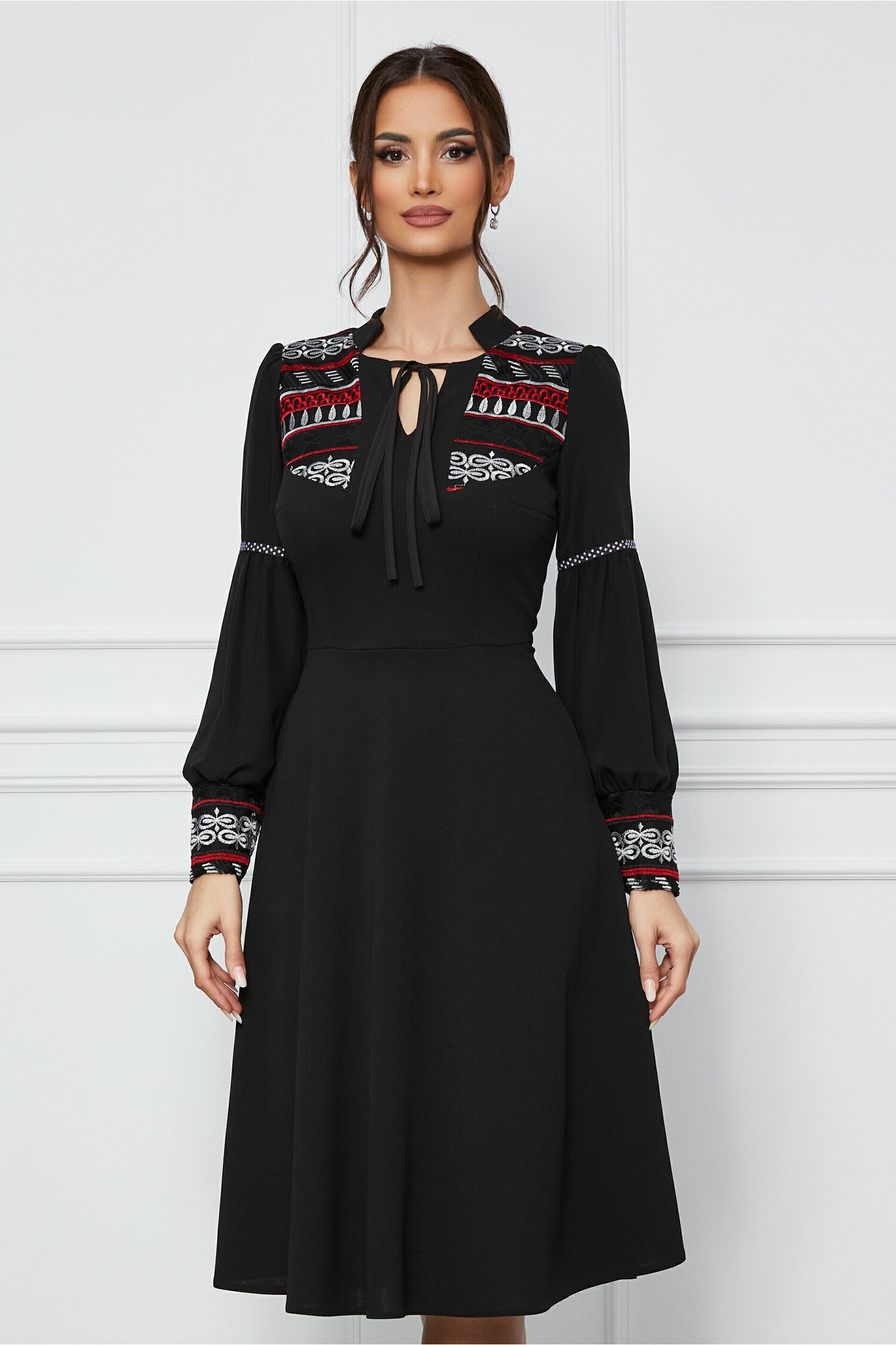 rochie-moze-neagra-din-crep-cu-motive-florale-1262917-1022110-4