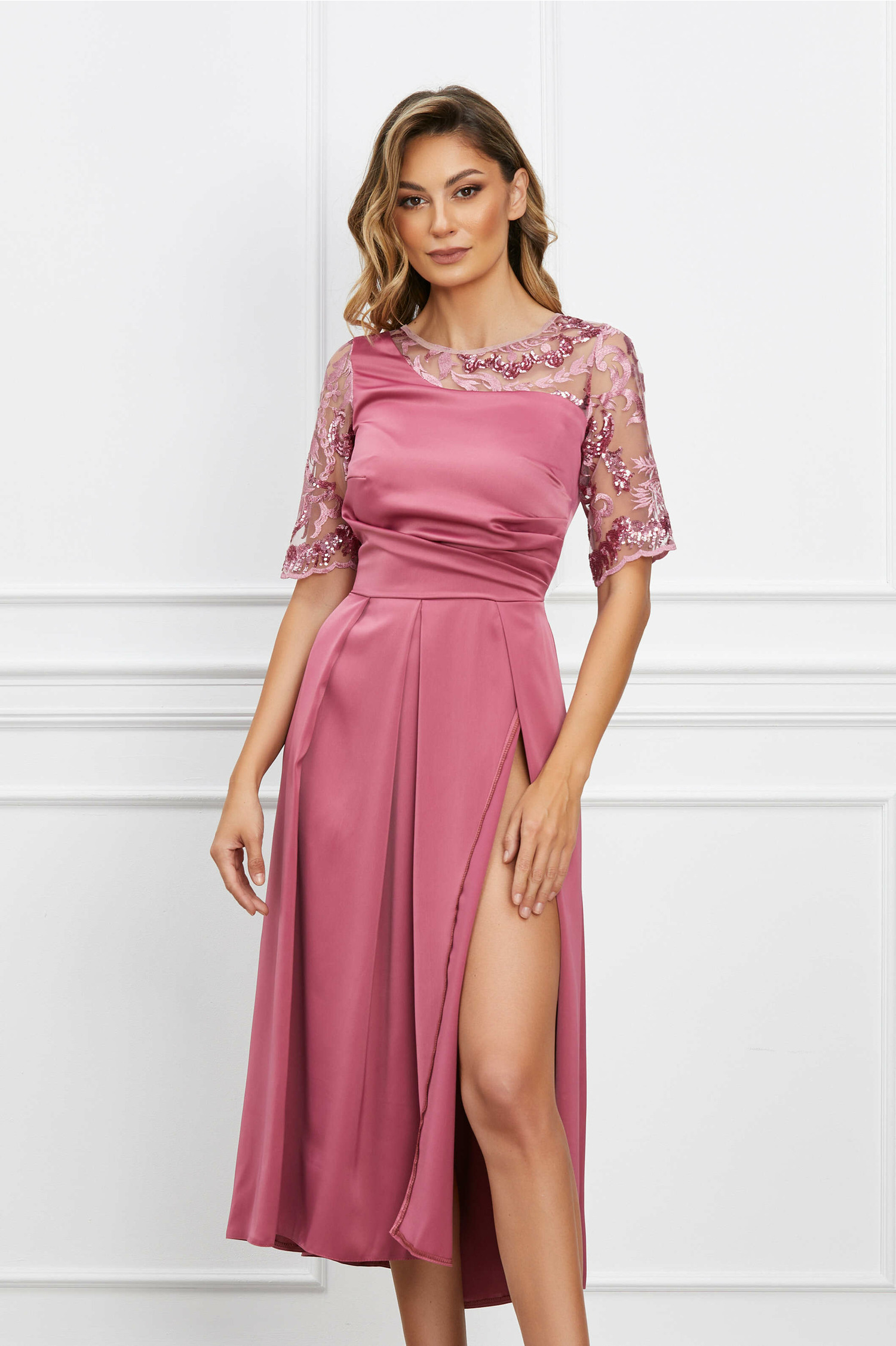 rochie-moze-roz-din-satin-cu-paiete-la-bust-si-maneci-1193597-965240-4