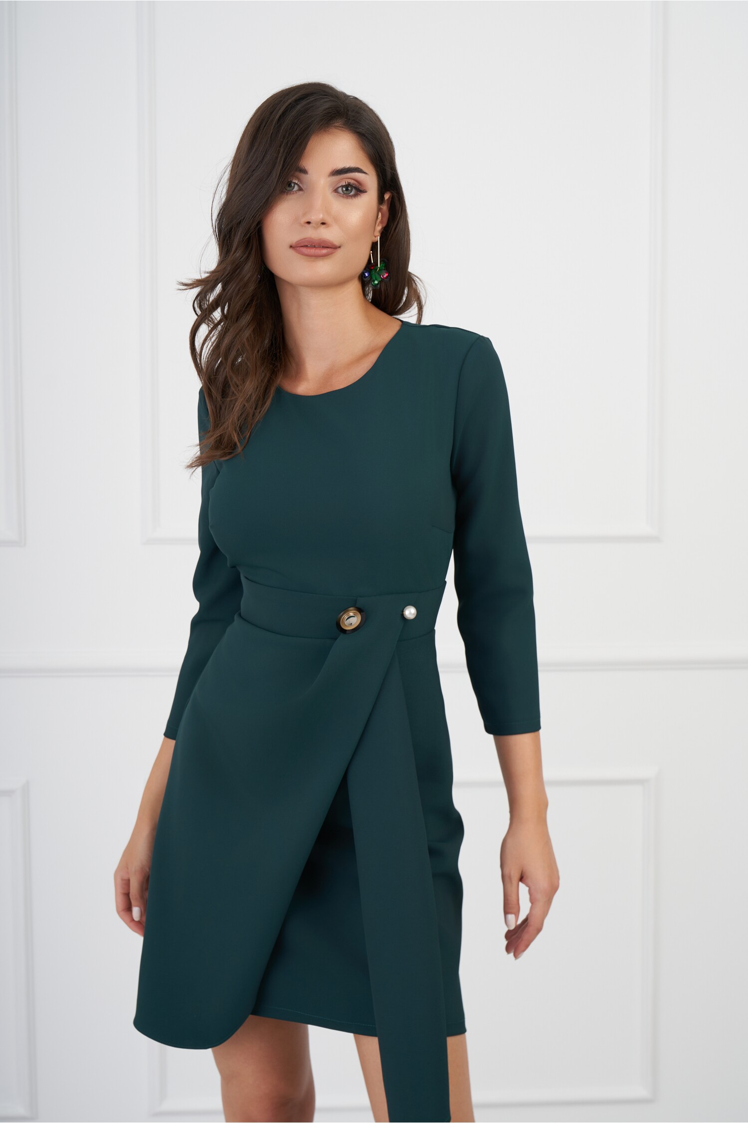 rochie-oana-verde-cu-brosa-in-talie-si-fusta-petrecuta-1315514-1065212-4