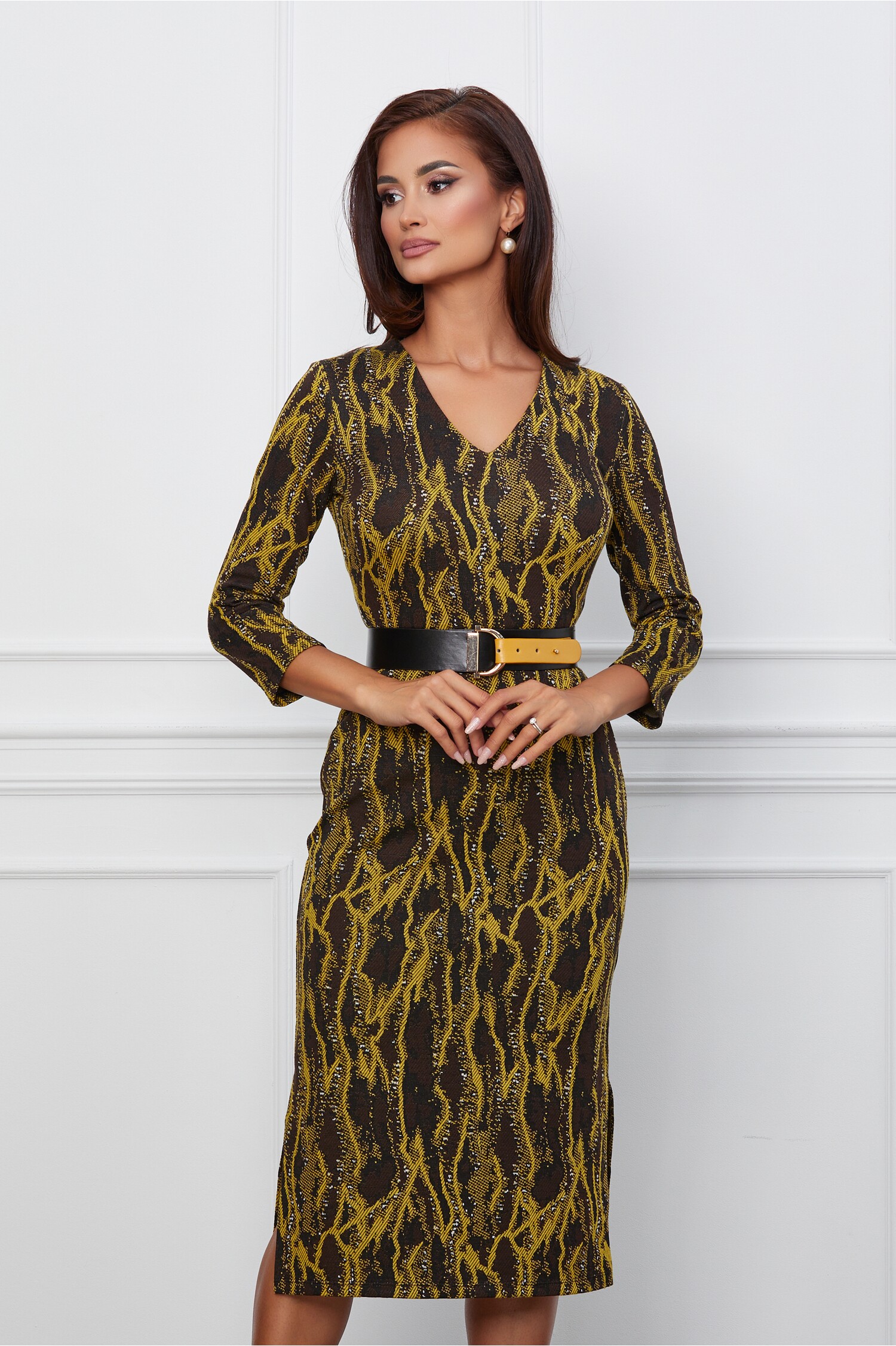 rochie-sorina-maro-cu-imprimeuri-galbene-si-curea-in-talie-1232703-997782-4