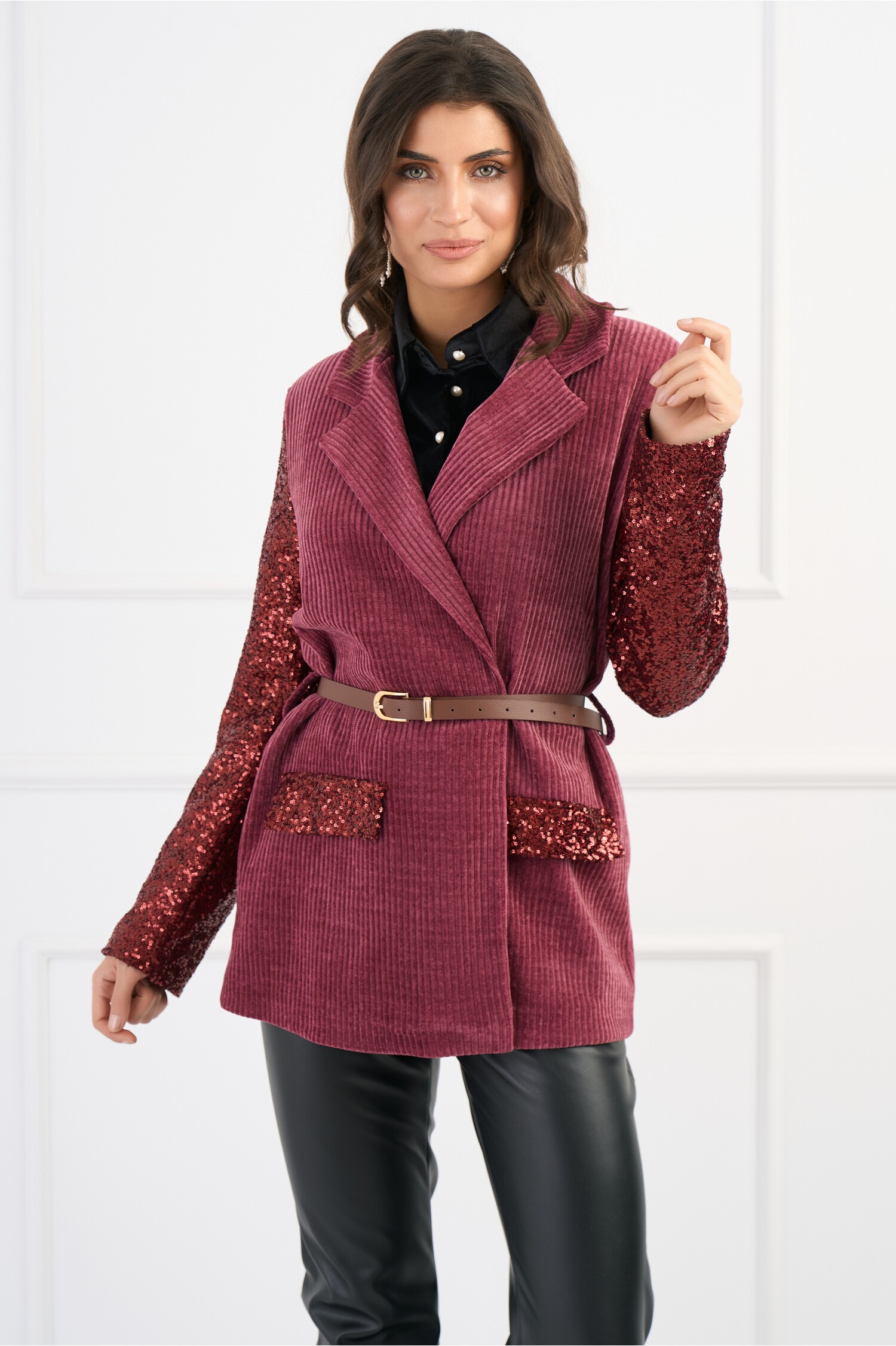 sacou-elegant-din-velur-magenta-cu-maneci-din-paiete-si-curea-in-talie-1341470-1087844-4