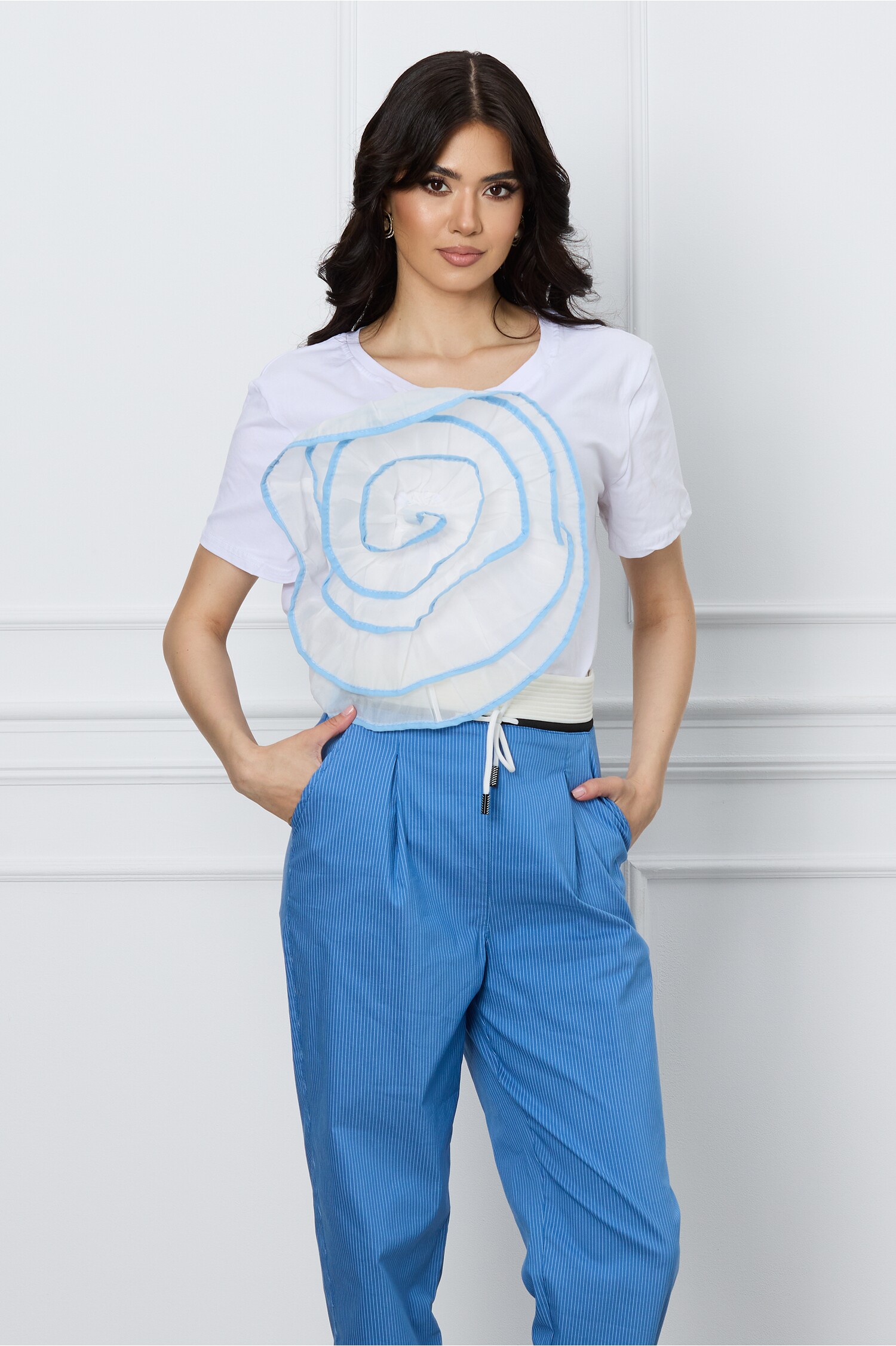 tricou-ramona-alb-cu-floare-maxi-bleu-1299608-1053389-4