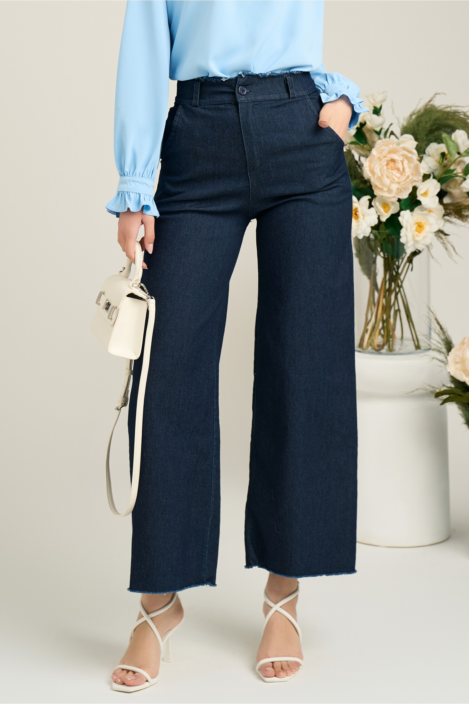 blugi-casual-din-denim-albastru-inchis-cu-baza-nefinisata-1352957-1101800-4