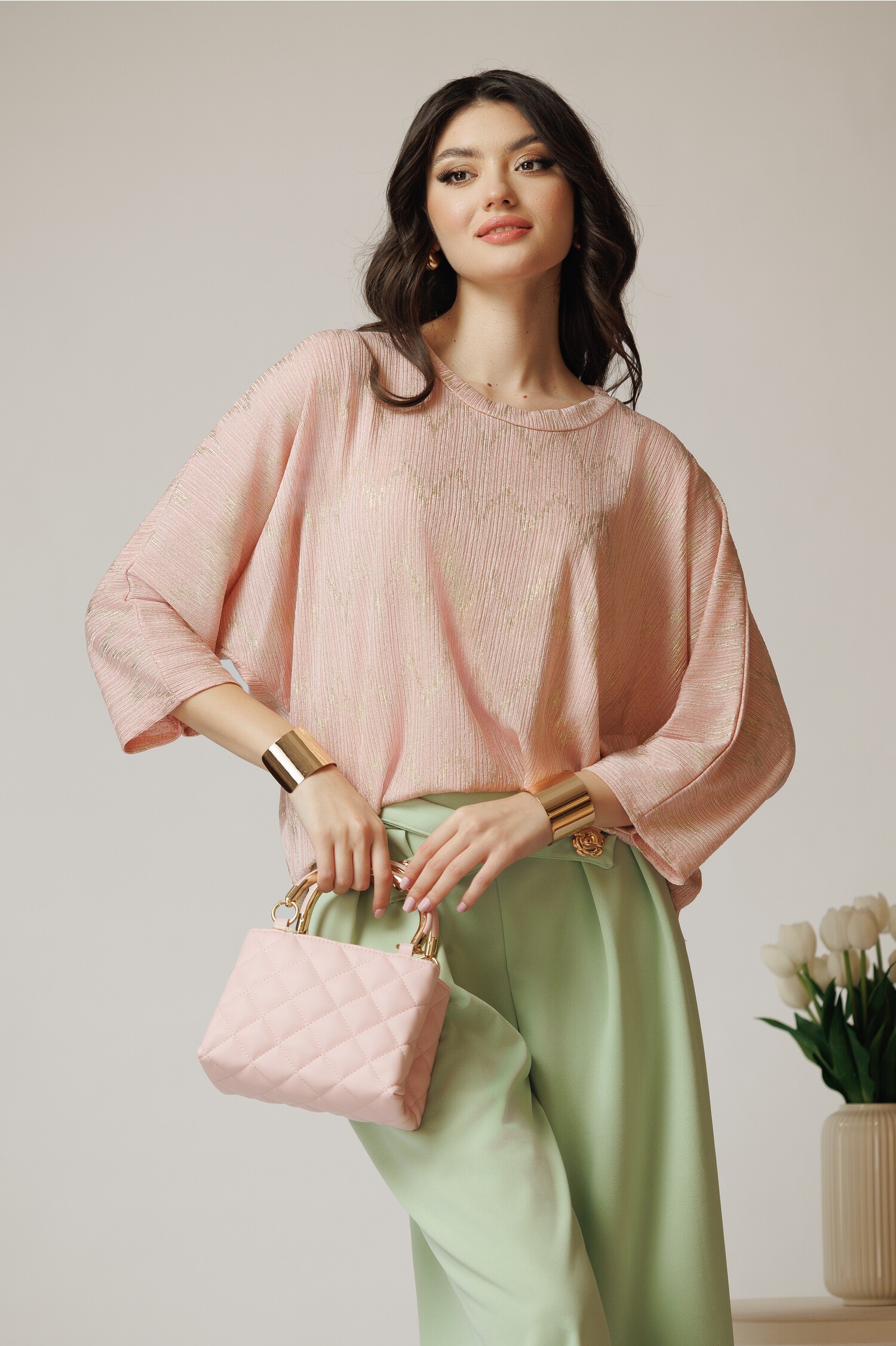 bluza-casual-din-jerse-fin-roz-cu-insertii-din-fir-lurex-auriu-1356938-1099043-4