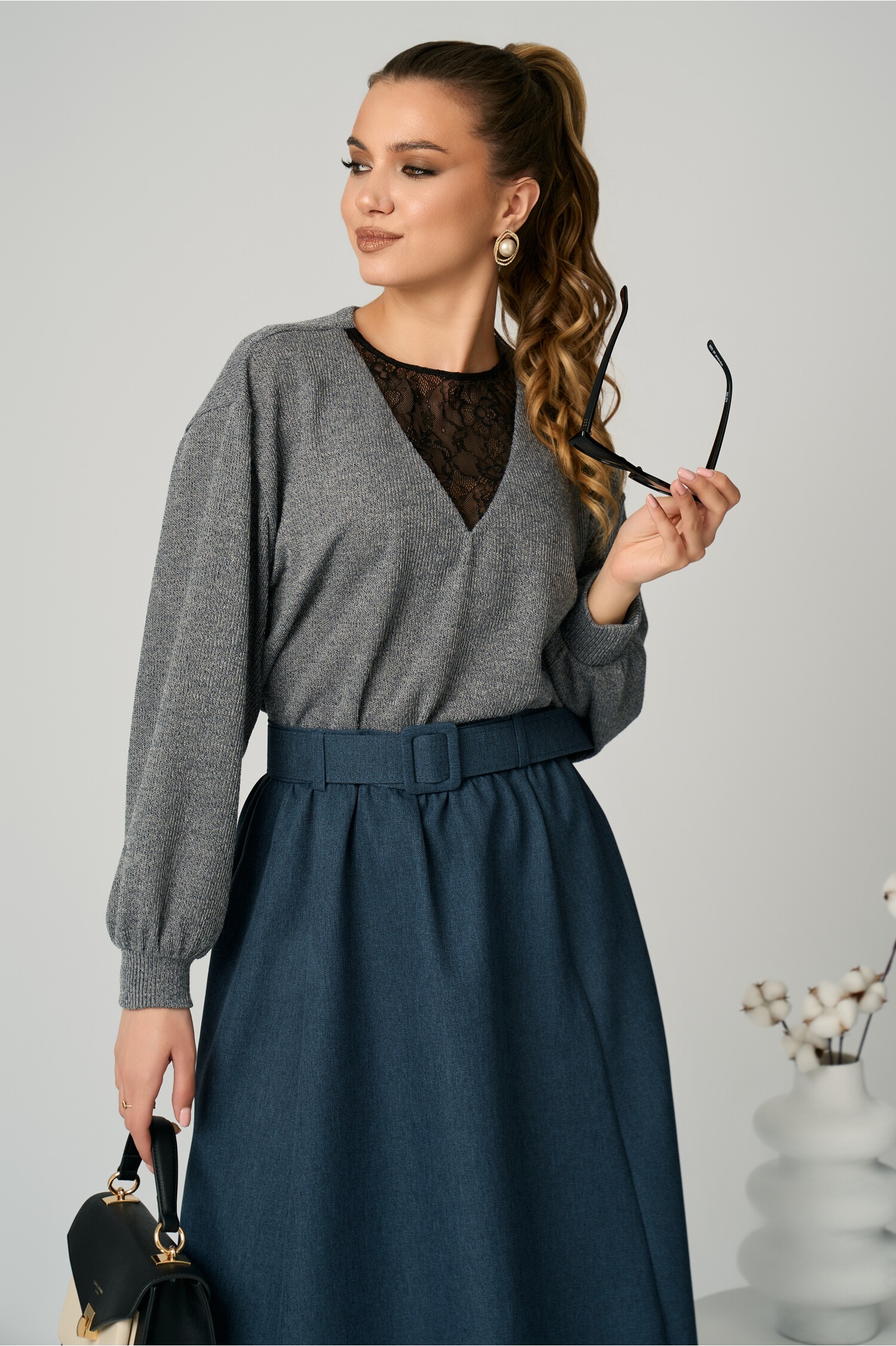bluza-dy-fashion-smart-casual-din-jerse-gri-cu-insertie-din-dantela-1354526-1098350-4
