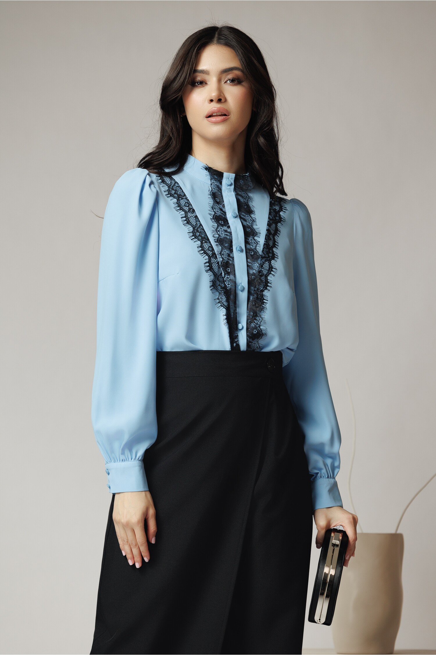 camasa-dy-fashion-eleganta-din-voal-bleu-cu-dantela-neagra-1353542-1096241-4