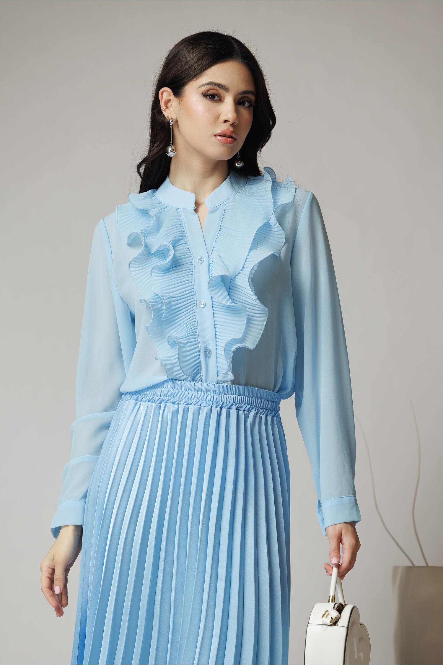 camasa-eleganta-din-voal-bleu-cu-volan-pe-bust-1352672-1095722-4