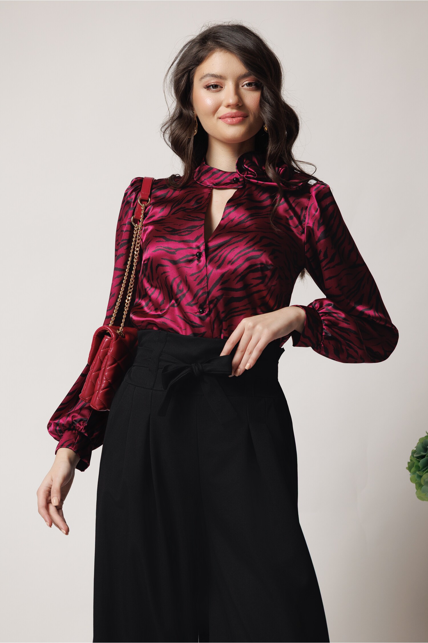 camasa-moze-eleganta-din-satin-magenta-cu-zebra-print-si-floare-pe-umar-1366535-1103738-4