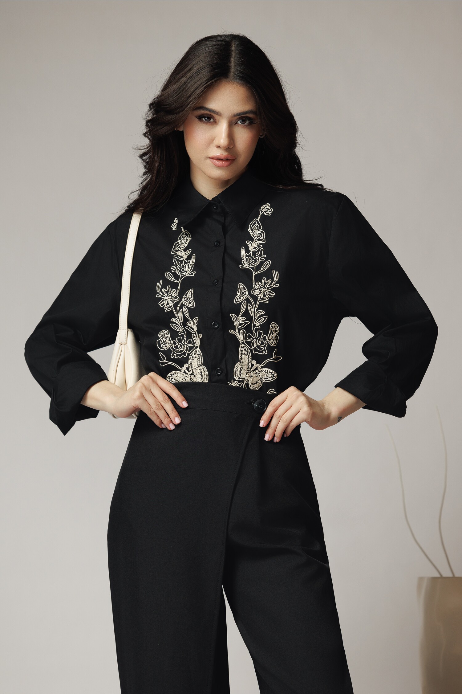 camasa-office-din-bumbac-neagra-cu-broderie-1352630-1096391-4