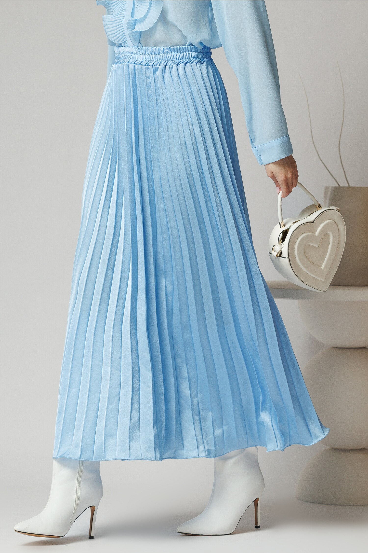 fusta-midi-din-satin-bleu-cu-pliuri-1352648-1096427-4