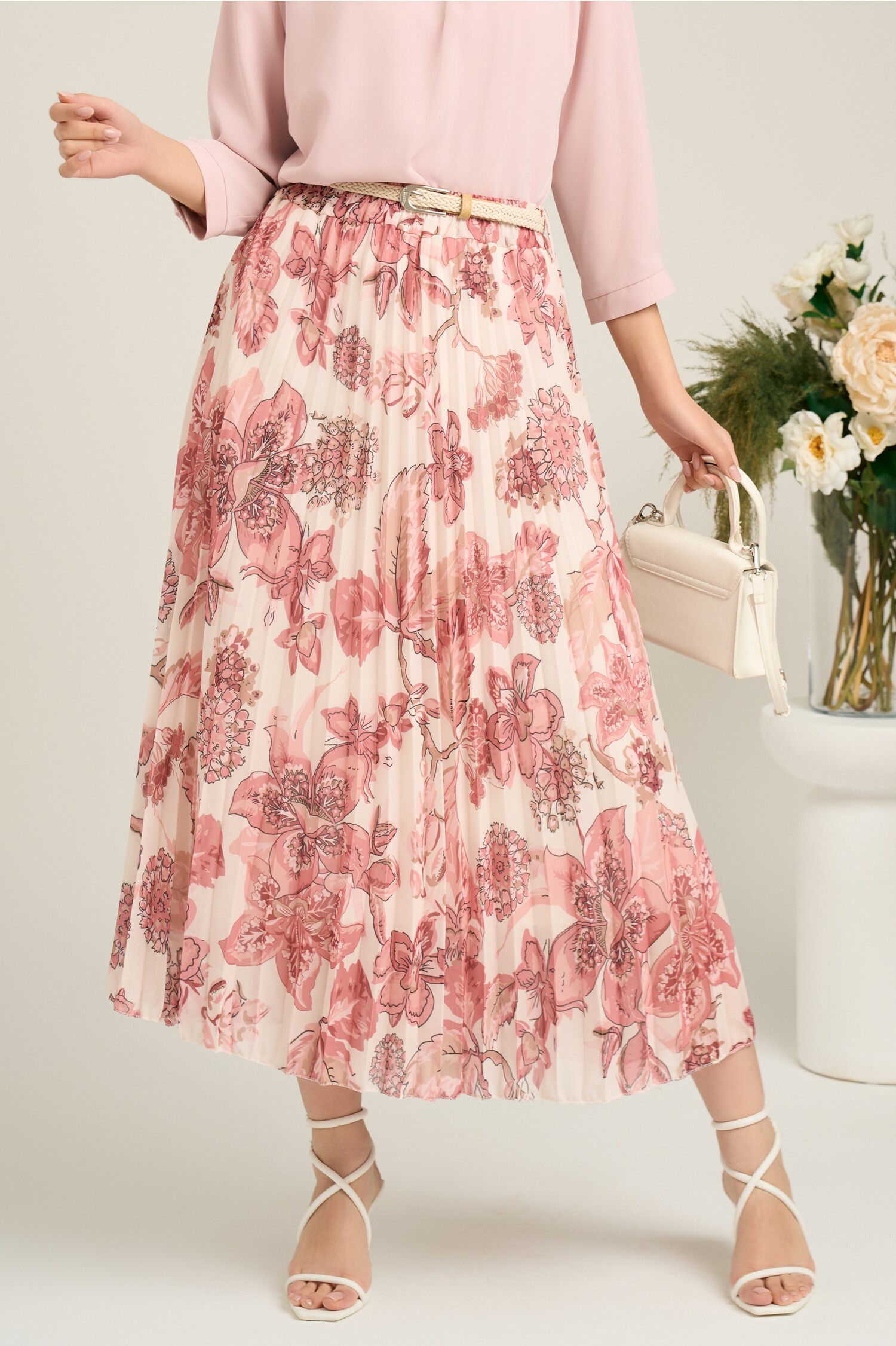 fusta-midi-din-voal-plisat-ivory-cu-imprimeu-floral-roz-si-curea-in-talie-1364579-1102745-4