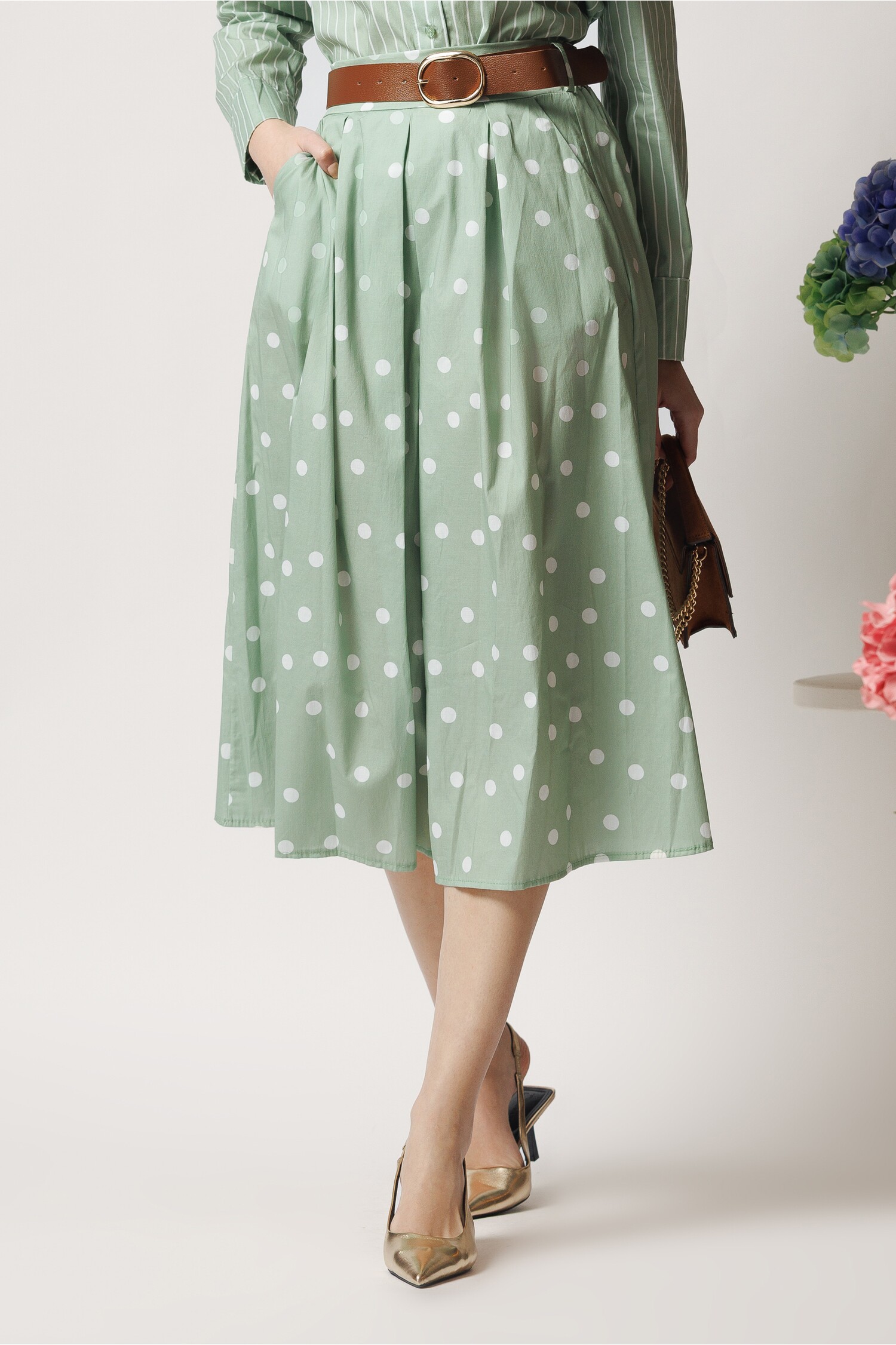 fusta-midi-office-din-bumbac-verde-fistic-cu-buline-si-curea-in-talie-1364228-1104554-4