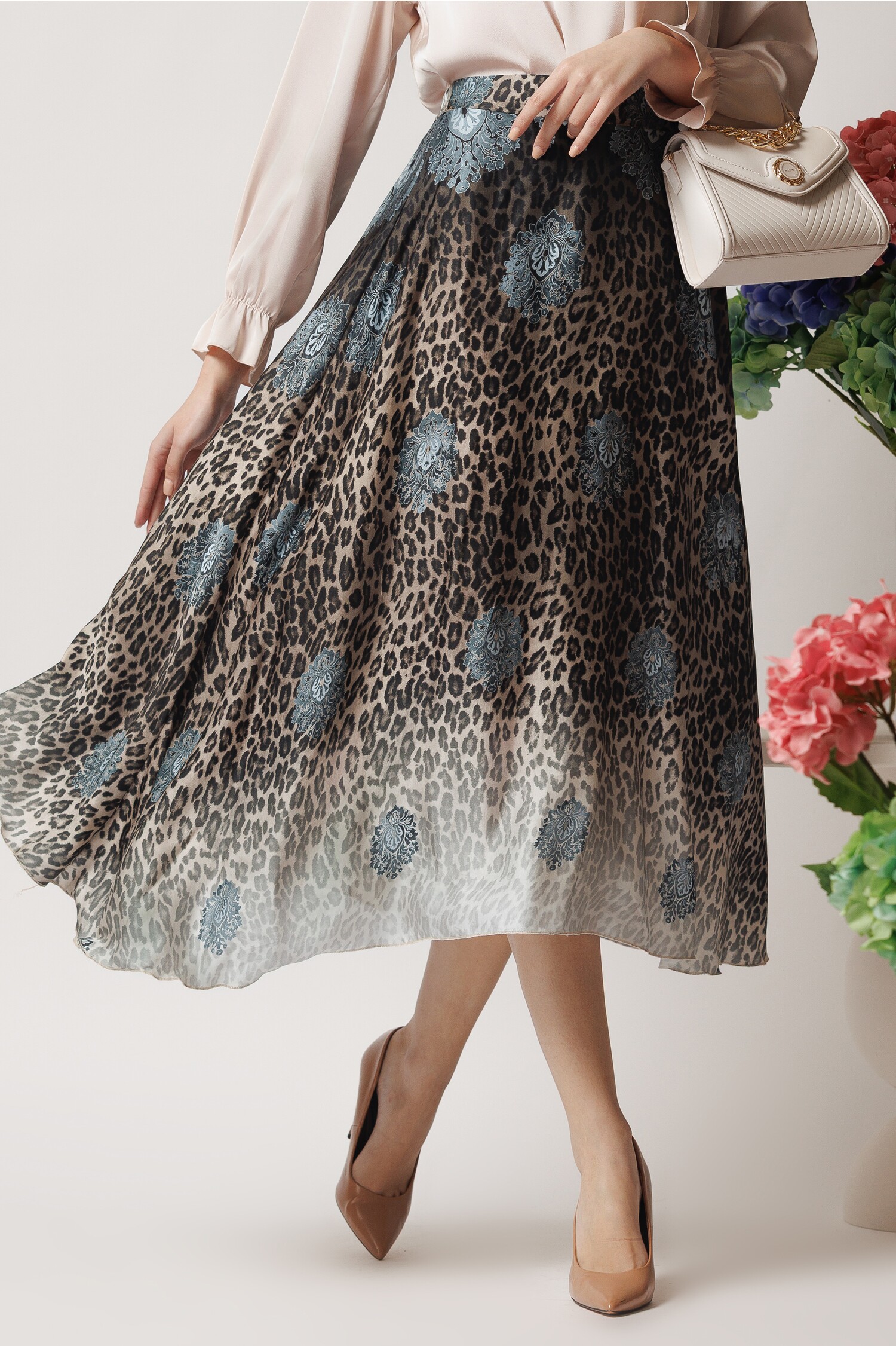fusta-midi-smart-casual-din-satin-gri-cu-animal-print-1364204-1104548-4